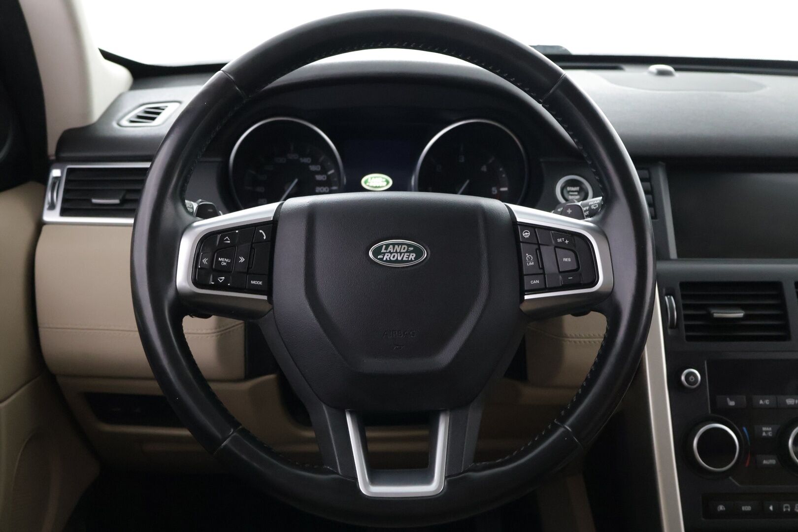 Land Rover Discovery Sport 2016 2,0 TD4 180 HSE Aut 7-P * YritysOutlet - Myydään vain yrityksille * - Webasto | Vaalea nahkasisusta | Vetokoukku | Ketju vaihdettu! | Leima 12/2026