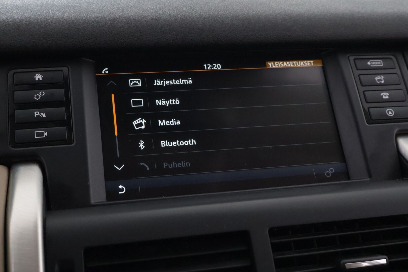 Land Rover Discovery Sport 2016 2,0 TD4 180 HSE Aut 7-P * YritysOutlet - Myydään vain yrityksille * - Webasto | Vaalea nahkasisusta | Vetokoukku | Ketju vaihdettu! | Leima 12/2026