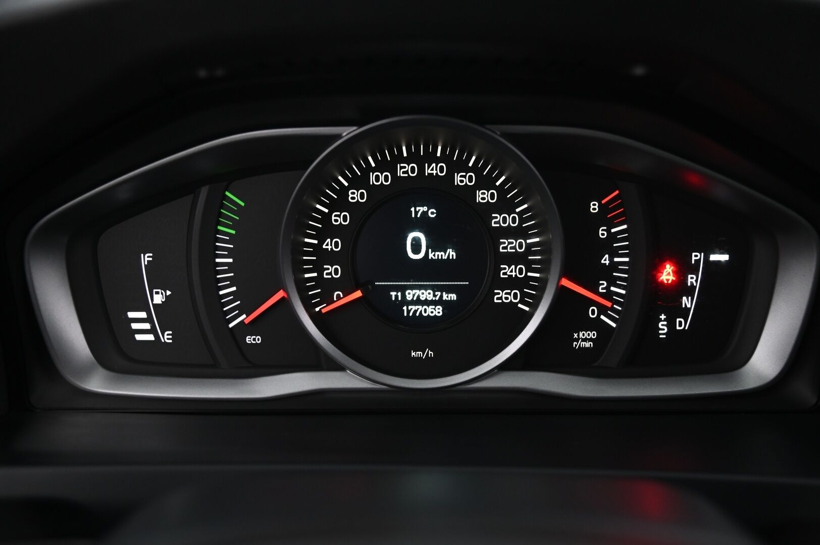 Volvo V60 2017 T3 Business aut *Webasto / Koukku / Bt / Vakkari* - *Suomi-auto / Siisti*