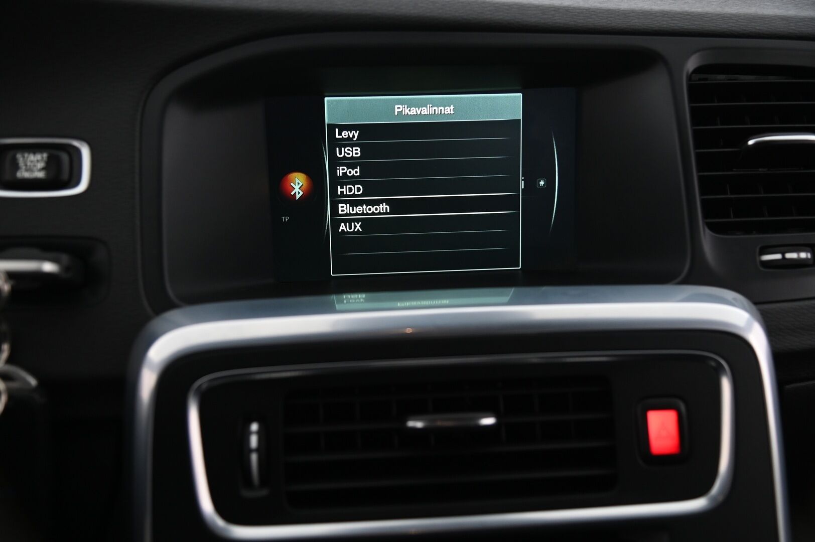Volvo V60 2017 T3 Business aut *Webasto / Koukku / Bt / Vakkari* - *Suomi-auto / Siisti*