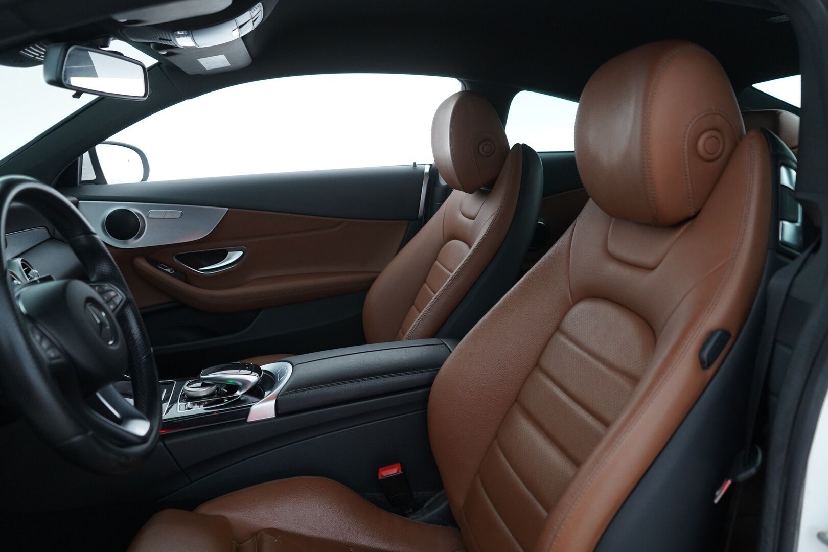 Mercedes-Benz C 2016 220 d Coupé A - ILS | Ruskea nahkasisusta | Sporttipenkit | Osittain sähkösäätöiset istuimet | Lämmitin | Vakionopeudensäädin | Parkkitutkat | 2x Mercedeksen vanteet
