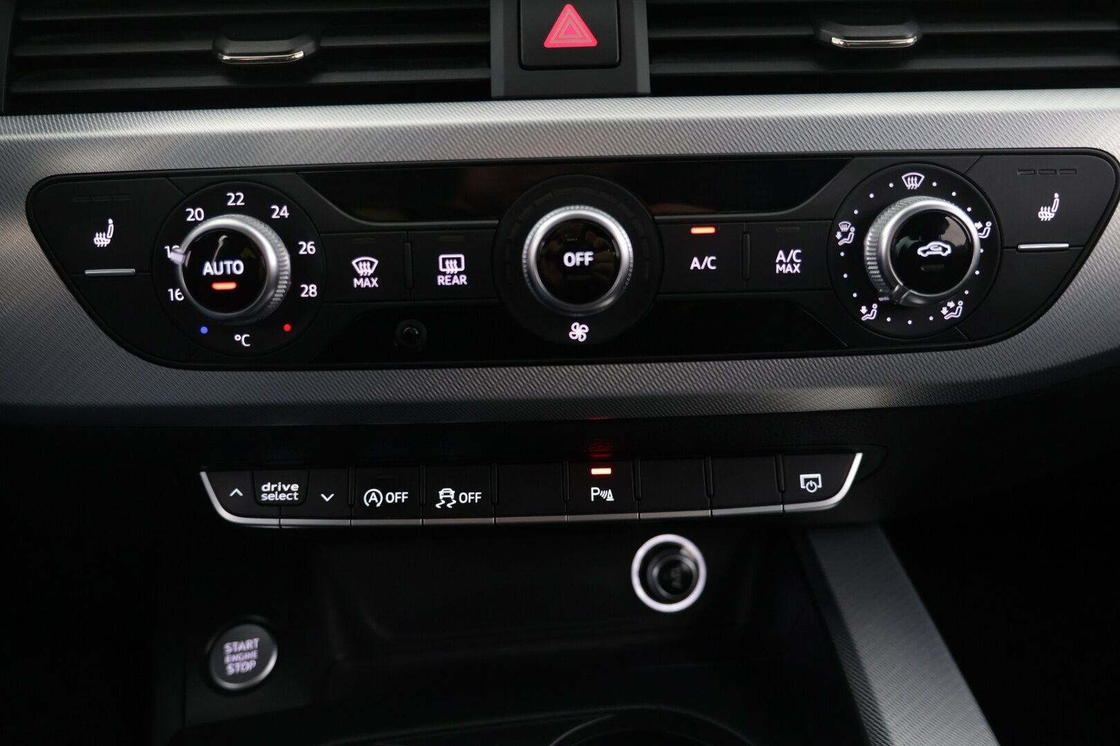 Audi A4 2016 Sedan Business Sport 2,0 TFSI 140 kW S tronic - Todella näyttävä | Hyvin varusteltu | Tehokas 2.0 TFSI |