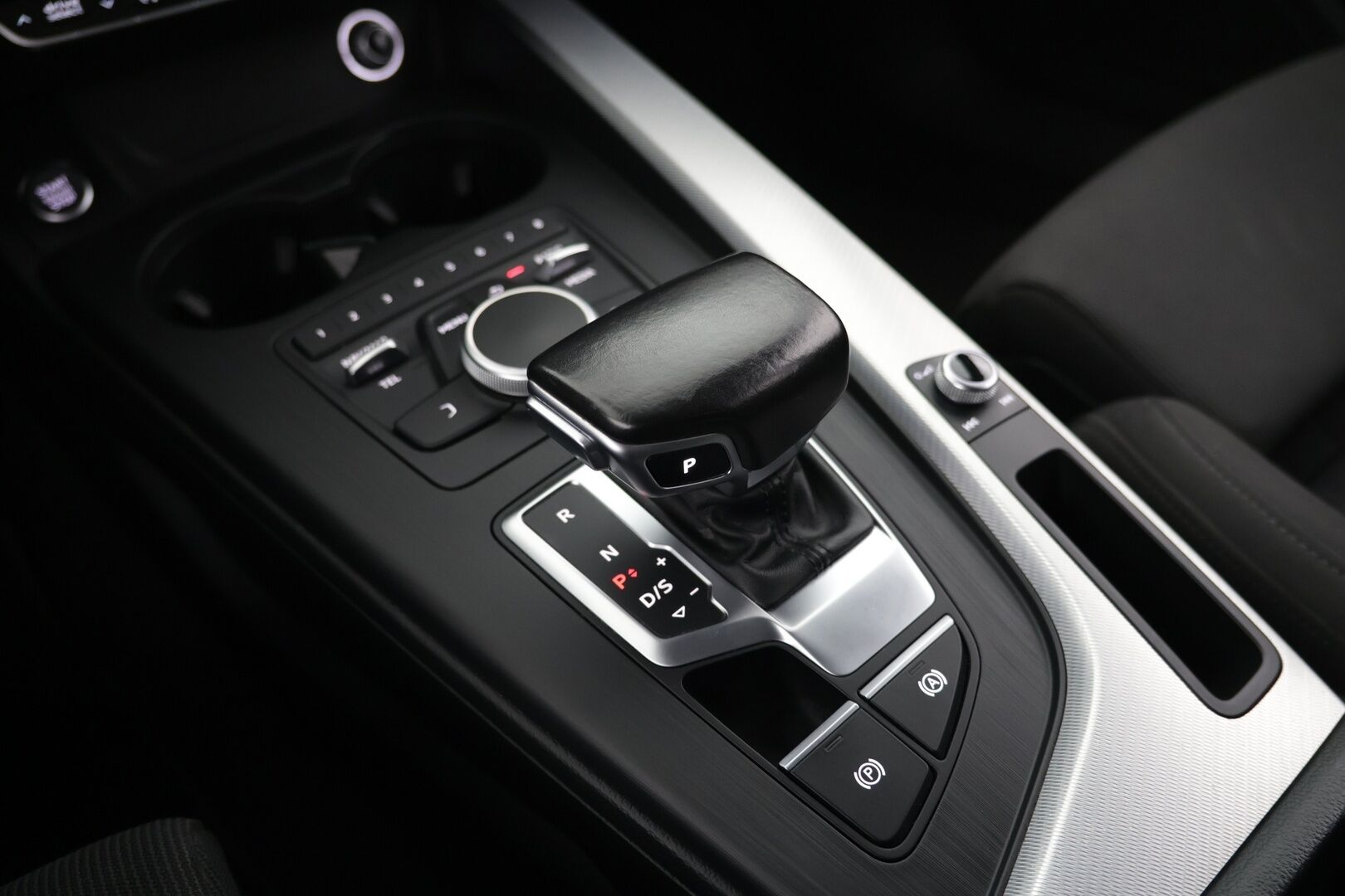 Audi A4 2016 Sedan Business Sport 2,0 TFSI 140 kW S tronic - Todella näyttävä | Hyvin varusteltu | Tehokas 2.0 TFSI |