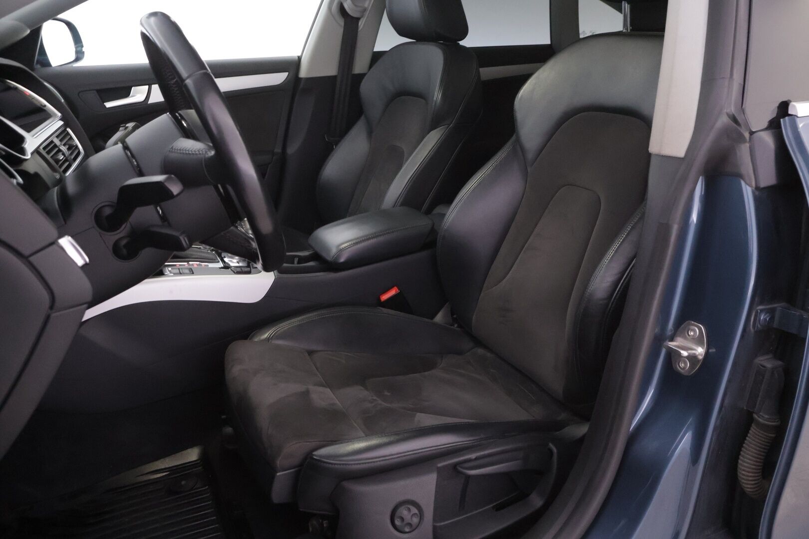 Audi A5 2016 Sportback Land of quattro Edition 2,0 TDI 140 kW quattro S tronic - | S-Line ulkopaketti | Nahka-alcantara | Xenon | Lohko+sisäpistoke | Navi | Vakkari |