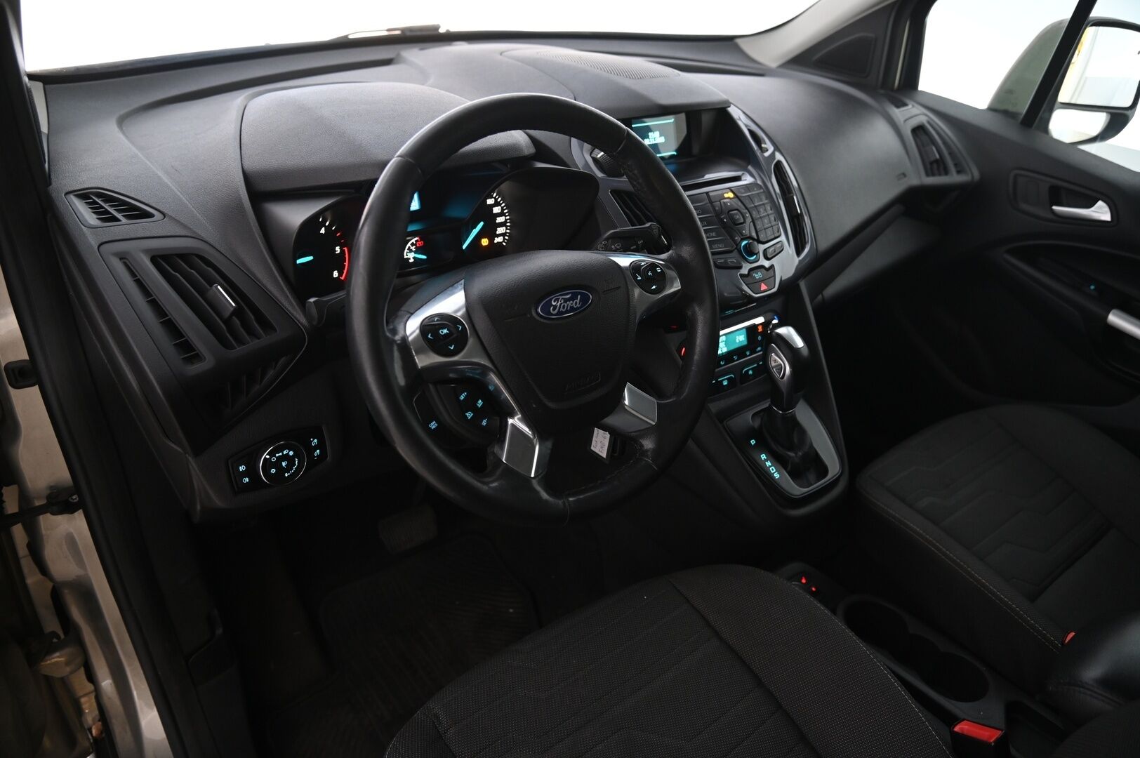 Ford Grand Tourneo Connect 2016 1,5 TDCi 120 hv PowerShift A6 Titanium - *7P | Webasto | Lasikatto | P. Tutkat | Koukku | Suomi-auto | 2x renkaat&aluvantein* - KORKO VAIN 3,99 %