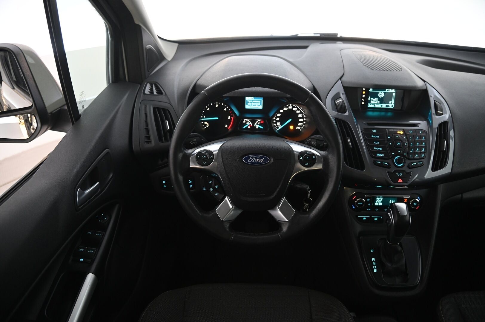 Ford Grand Tourneo Connect 2016 1,5 TDCi 120 hv PowerShift A6 Titanium - *7P | Webasto | Lasikatto | P. Tutkat | Koukku | Suomi-auto | 2x renkaat&aluvantein* - KORKO VAIN 3,99 %