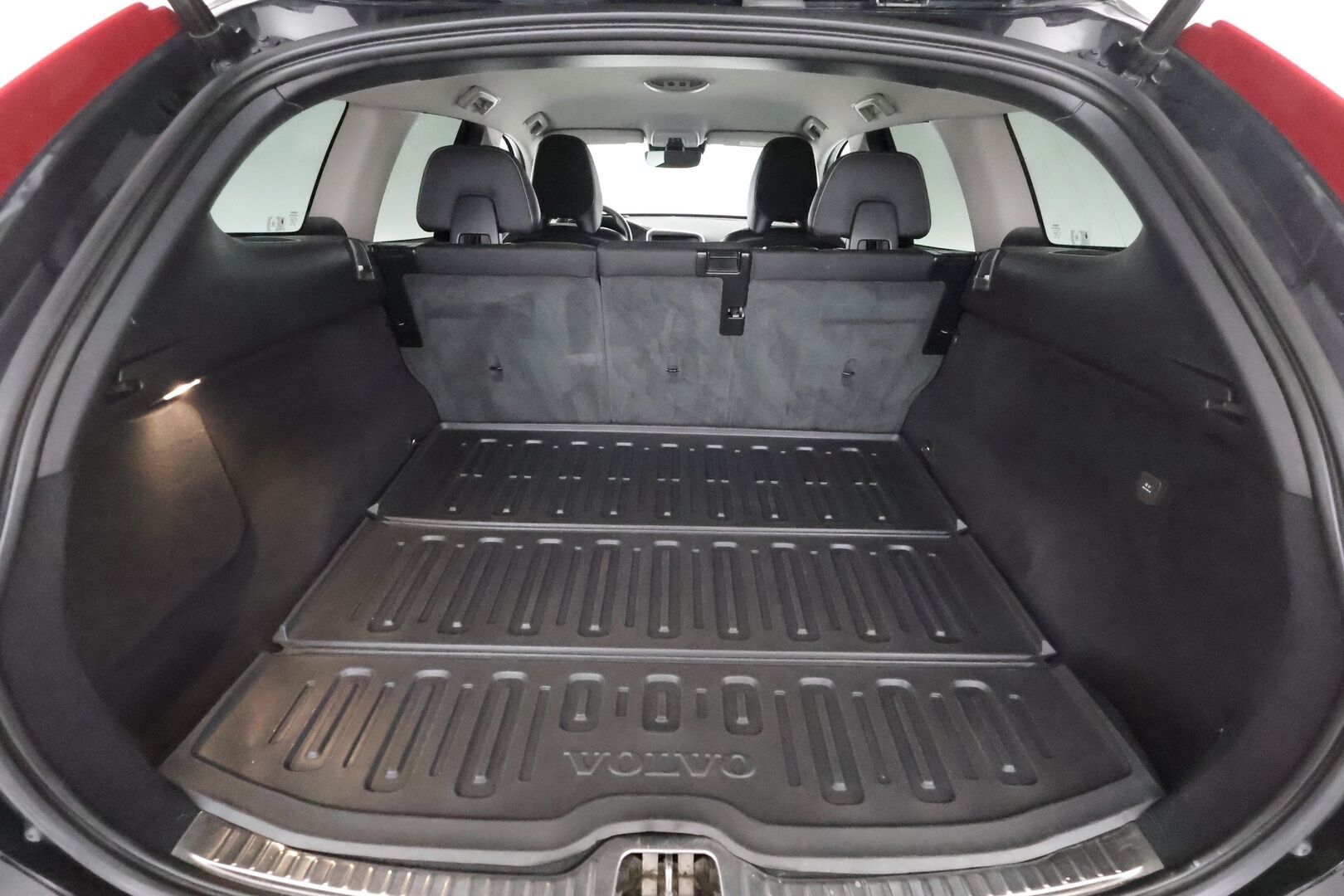 Volvo XC60 2016 D5 AWD Business Summum aut - Muistipenkki / Webasto / Koukku / Adapt. Vakkari / Xenon / P. tutka / Kaistavahti / Navi / KeylessGO / 2x renkaat 