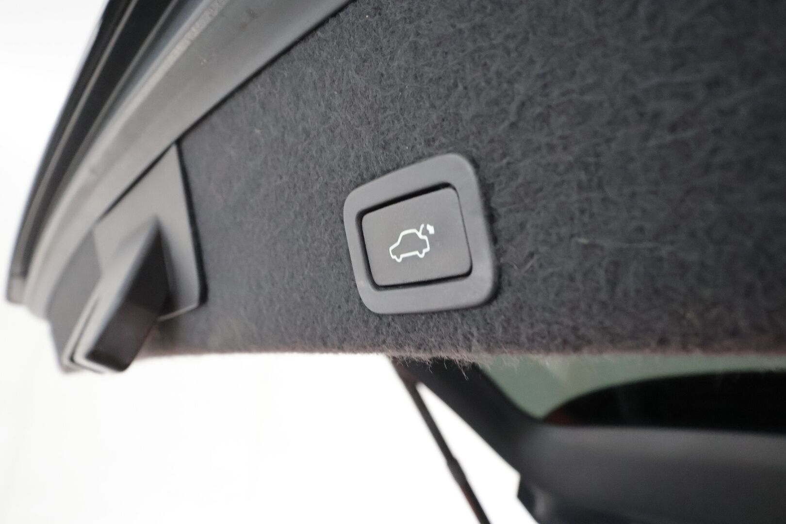 Volvo XC60 2016 D5 AWD Business Summum aut - Muistipenkki / Webasto / Koukku / Adapt. Vakkari / Xenon / P. tutka / Kaistavahti / Navi / KeylessGO / 2x renkaat 