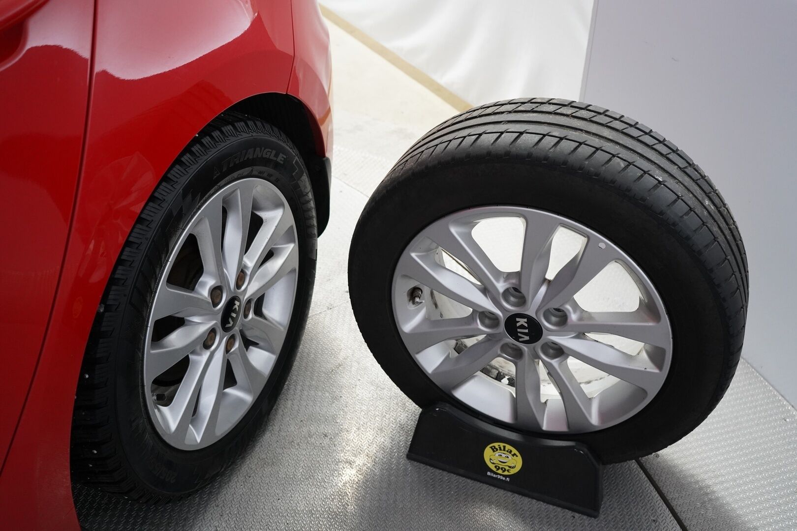 Kia cee'd 2016 1,6 CRDi ISG 136hv EX 5D EcoDynamics * Vakkari / Webasto / Tutka / Ratinlämmitin / Bluetooth * - Suomi-auto / Kahdet Kian vanteet / Auto myydään juuri katsastettuna!