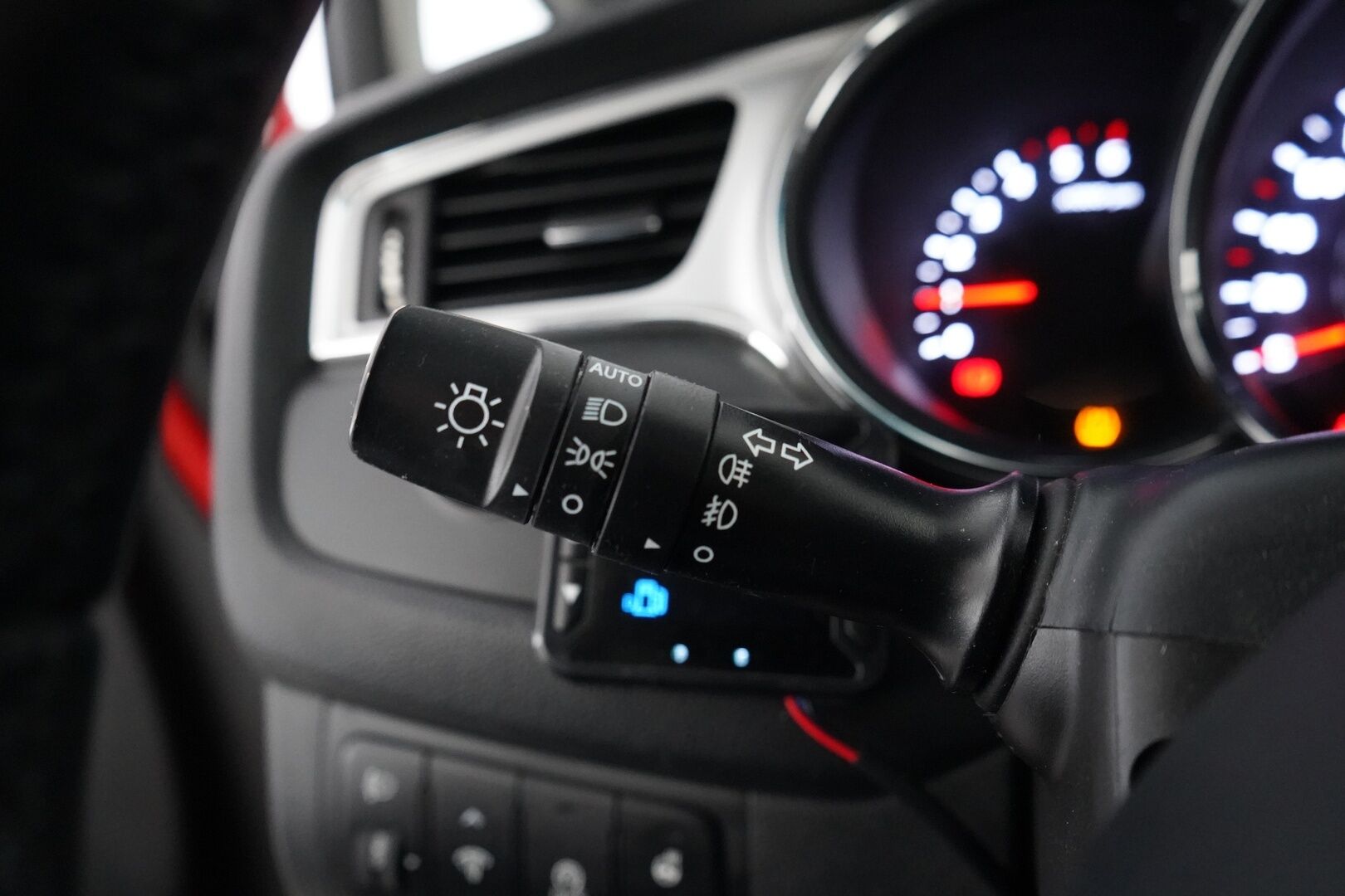 Kia cee'd 2016 1,6 CRDi ISG 136hv EX 5D EcoDynamics * Webasto / Vakkari / Tutka / Ratinlämmitin / Bluetooth * - KATSO MIHIN HINTAAN! / Suomi-auto / Kahdet Kian vanteet / Juuri katsastettu! - HULLUT AVAJAISHULINAT KORKOTARJOUS 3,29 %