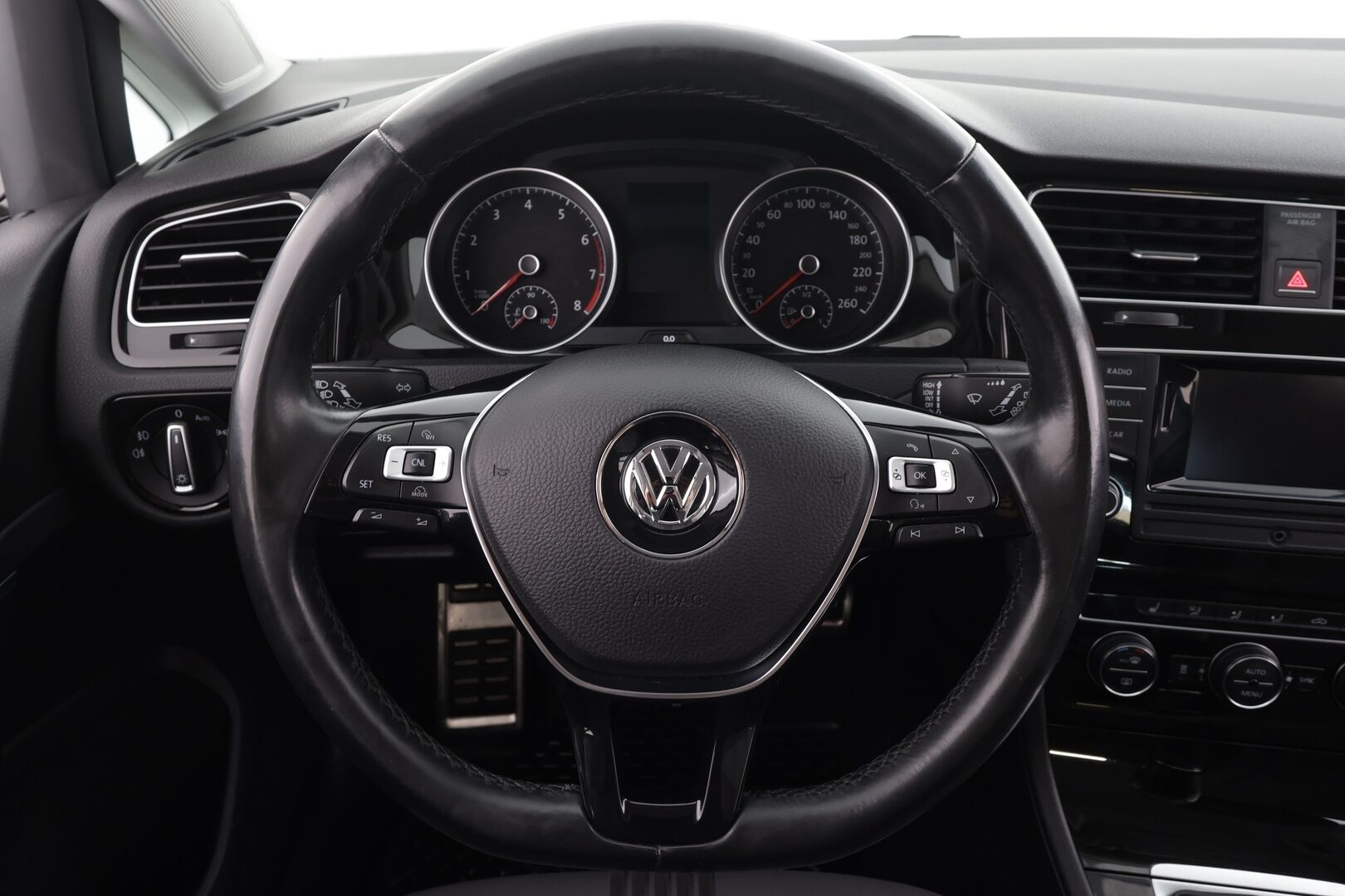 Volkswagen Golf 2016 Variant Allstar 1,2 TSI 81 kW * Vakkari / P.tutkat / Webasto / Koukku / Bluetooth * - 1.Om Suomi-auto / Kahdet renkaat aluvanteilla