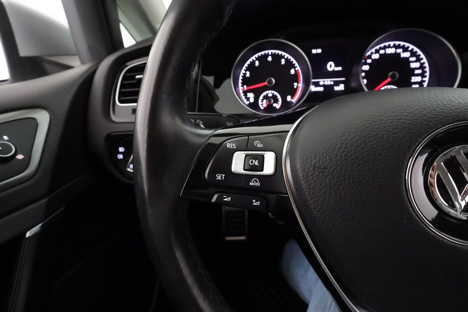 Volkswagen Golf 2016 Variant Allstar 1,2 TSI 81 kW * Vakkari / P.tutkat / Webasto / Koukku / Bluetooth * - 1.Om Suomi-auto / Kahdet renkaat aluvanteilla