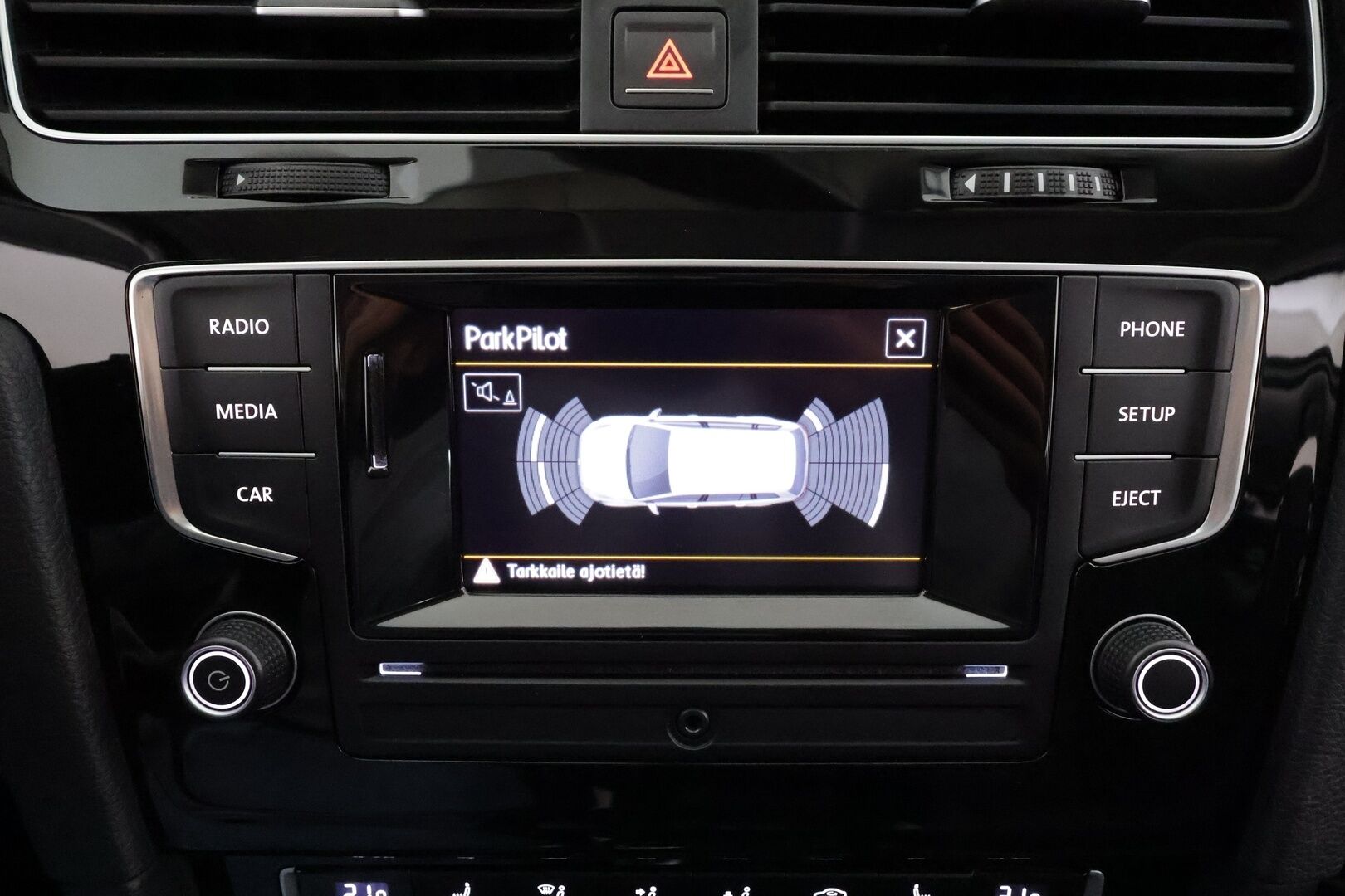 Volkswagen Golf 2016 Variant Allstar 1,2 TSI 81 kW * Vakkari / P.tutkat / Webasto / Koukku / Bluetooth * - 1.Om Suomi-auto / Merkkihuollettu / Kahdet renkaat aluvanteilla