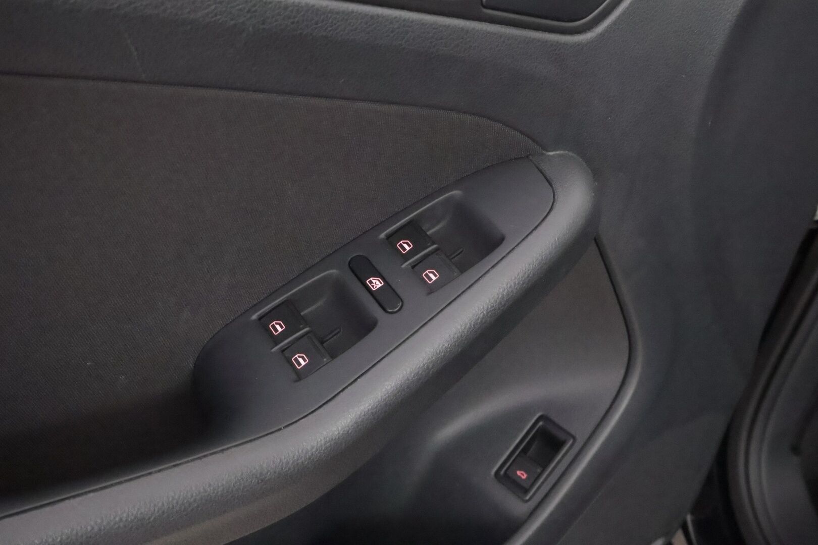 Volkswagen Jetta 2016 Comfort 1,4 TSI 92 kW (125 hv) DSG-automaatti * Suomiauto / Vetokoukku / Vakkari / Lohko & Sisäpistoke / Peruutustutkat - Jakopää tehty / Siisti yksilö / Juuri tullut Tampereelle!