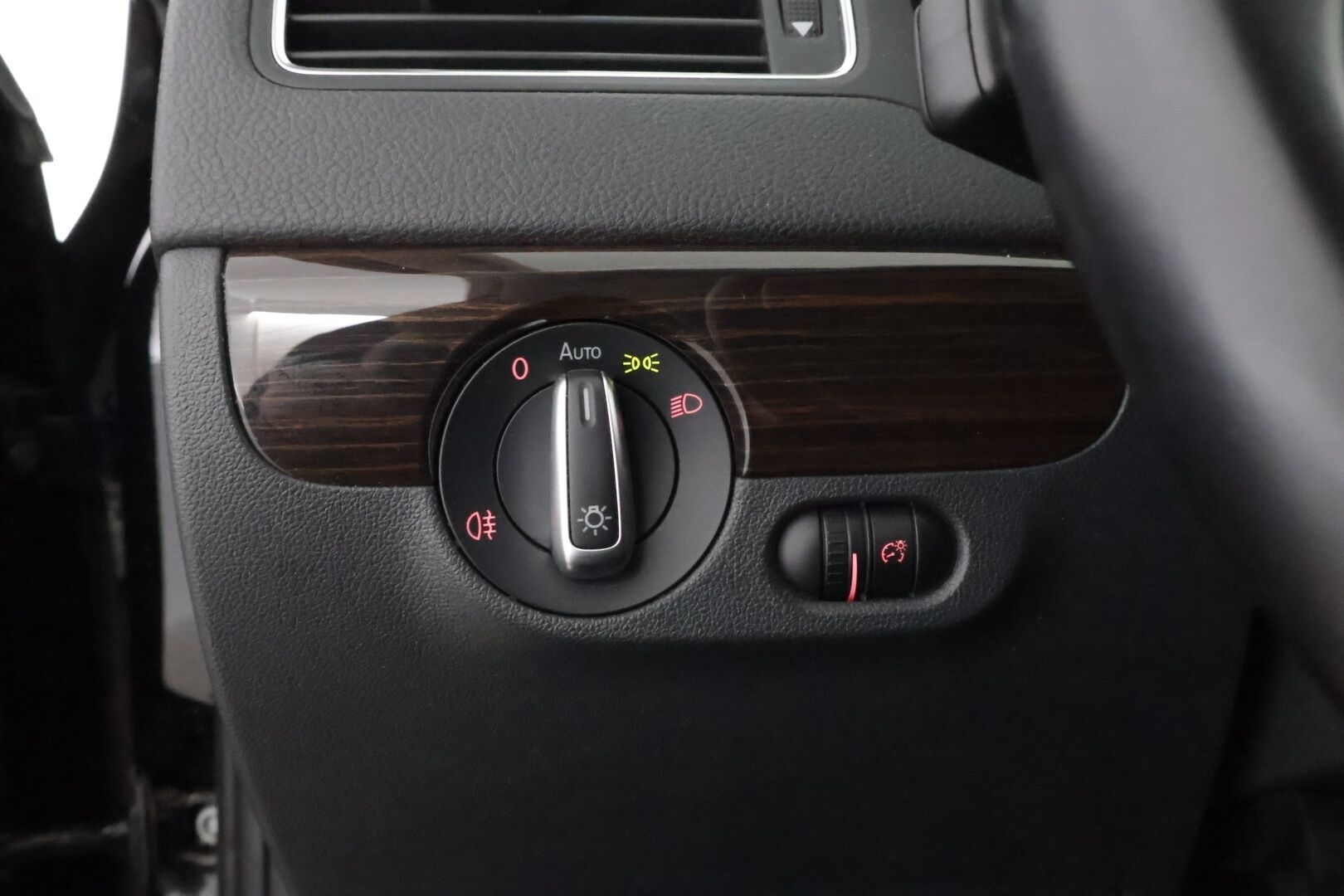 Volkswagen Jetta 2016 Comfort 1,4 TSI 92 kW (125 hv) DSG-automaatti * Suomiauto / Vetokoukku / Vakkari / Lohko & Sisäpistoke / Peruutustutkat - Jakopää tehty / Siisti yksilö / Juuri tullut Tampereelle!