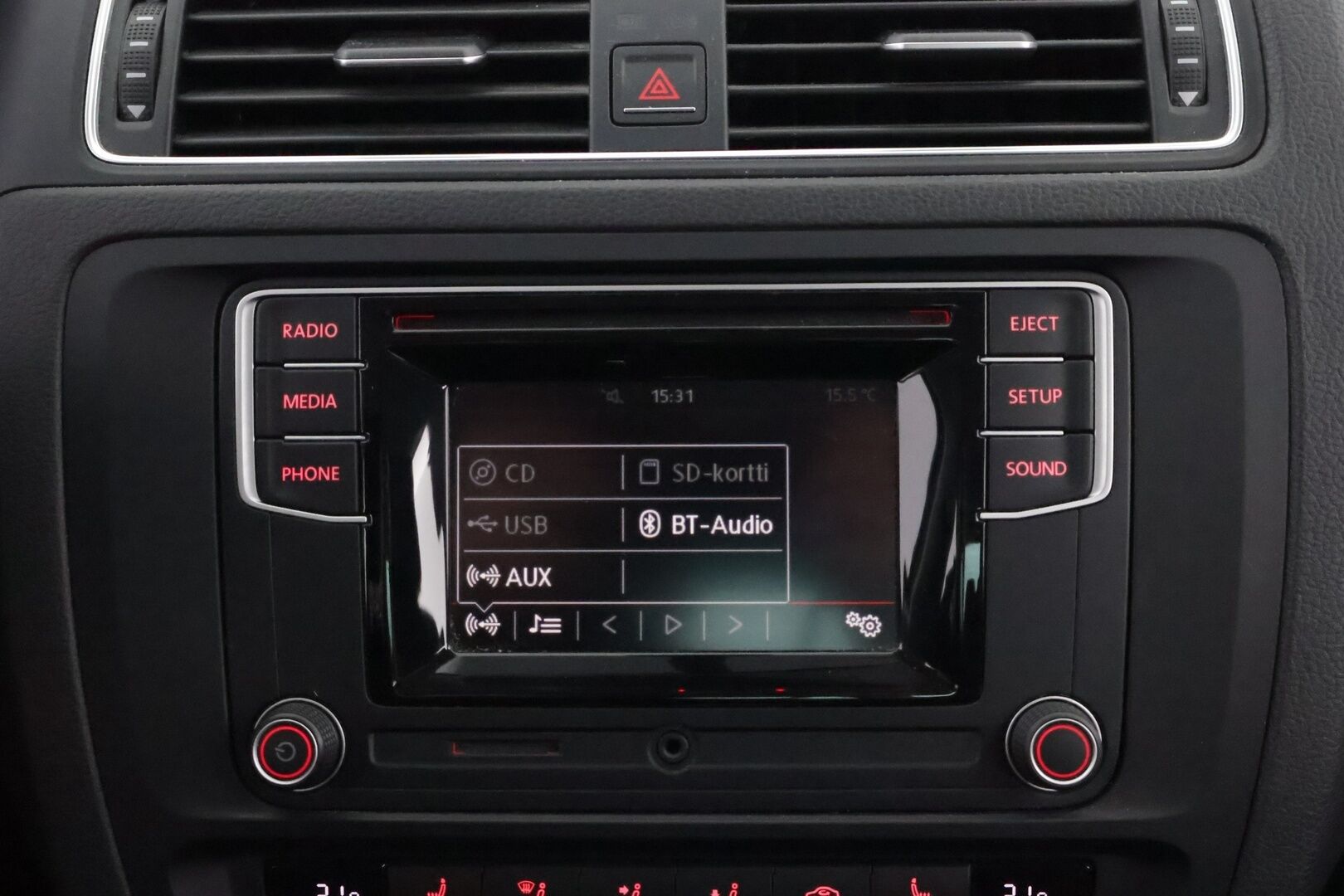 Volkswagen Jetta 2016 Comfort 1,4 TSI 92 kW (125 hv) DSG-automaatti * Suomiauto / Vetokoukku / Vakkari / Lohko & Sisäpistoke / Peruutustutkat - Jakopää tehty / Siisti yksilö / Juuri tullut Tampereelle!