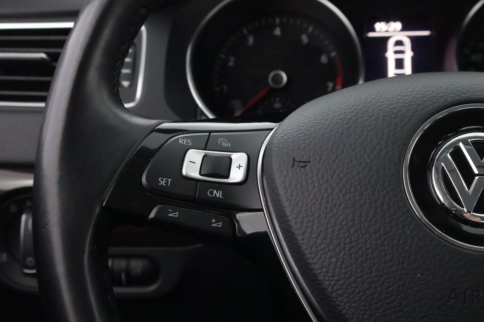 Volkswagen Jetta 2016 Comfort 1,4 TSI 92 kW (125 hv) DSG-automaatti * Suomiauto / Vetokoukku / Vakkari / Lohko & Sisäpistoke / Peruutustutkat - Jakopää tehty / Siisti yksilö / Juuri tullut Tampereelle!