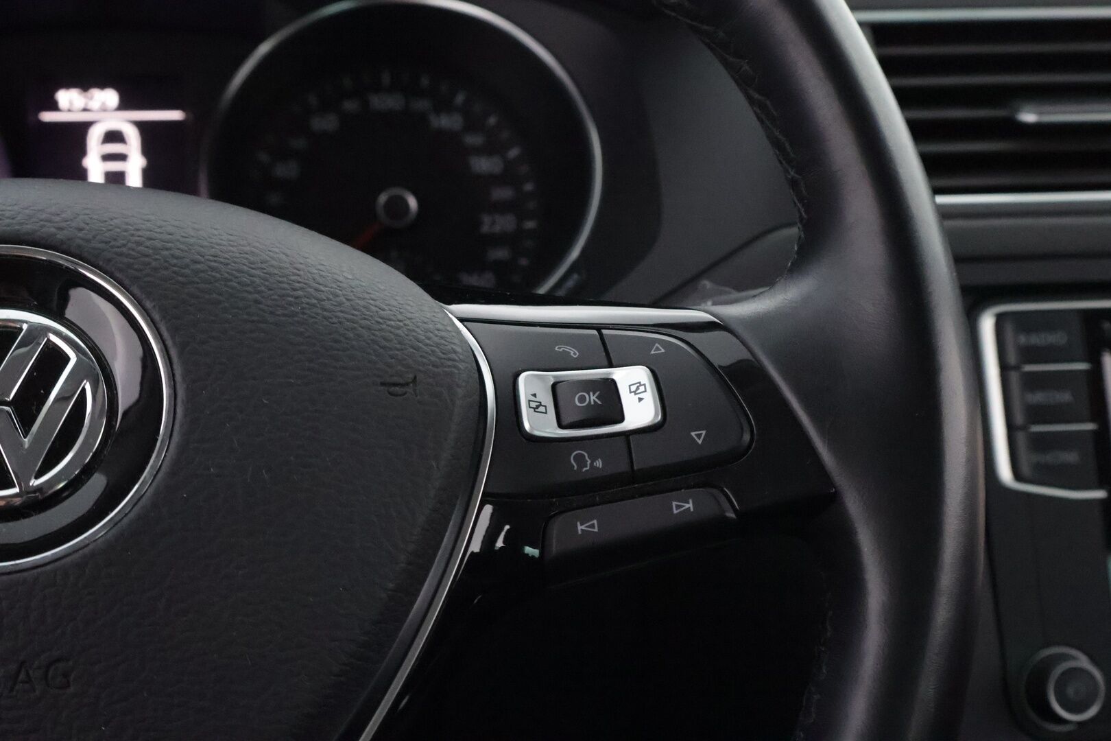 Volkswagen Jetta 2016 Comfort 1,4 TSI 92 kW (125 hv) DSG-automaatti * Suomiauto / Vetokoukku / Vakkari / Lohko & Sisäpistoke / Peruutustutkat - Jakopää tehty / Siisti yksilö / Juuri tullut Tampereelle!