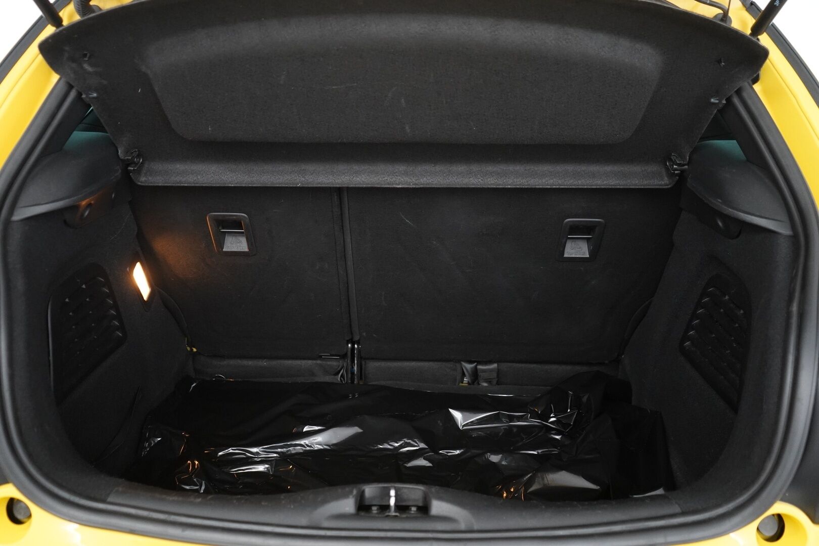 DS 3 2016 PureTech 130 So Chic *Tutkat / LED / Cruise* - Suomi-auto / Kahdet hyvät renkaat / Jakohihna vaihdettu 100tkm / Viimeisin huolto 118tkm