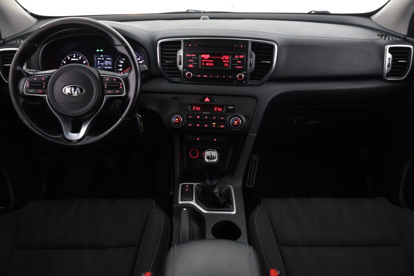 Kia Sportage 2016 1,6 ISG Urban LX EcoDynamics  *Koukku / Vakkari / Lohko + sisä / Led päiväajovalot!* - Juuri katsastettu / Kahdet uudet renkaat / Särmä huoltokirja - HULLU BLACKWEEK KORKOTARJOUS 2,49%