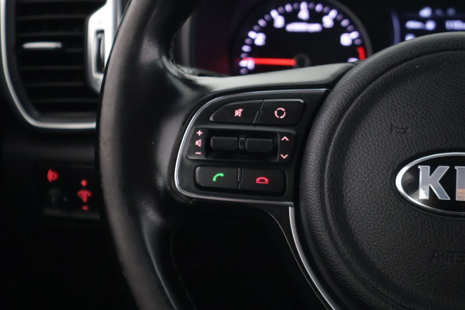 Kia Sportage 2016 1,6 ISG Urban LX EcoDynamics  *Koukku / Vakkari / Lohko + sisä / Led päiväajovalot!* - Juuri katsastettu / Kahdet uudet renkaat / Särmä huoltokirja