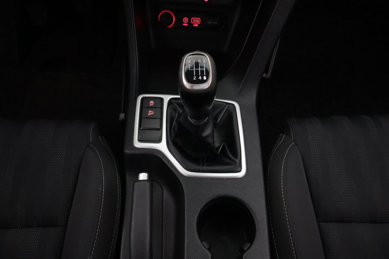 Kia Sportage 2016 1,6 ISG Urban LX EcoDynamics  *Koukku / Vakkari / Lohko + sisä / Led päiväajovalot!* - Juuri katsastettu / Kahdet uudet renkaat / Särmä huoltokirja - HULLU BLACKWEEK KORKOTARJOUS 2,49%