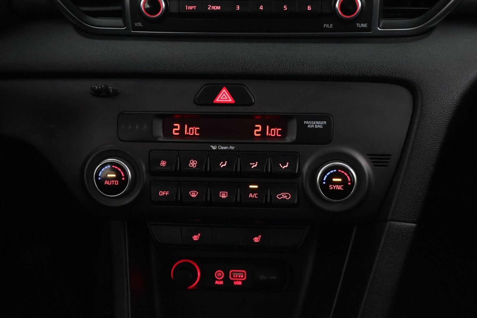 Kia Sportage 2016 1,6 ISG Urban LX EcoDynamics  *Koukku / Vakkari / Lohko + sisä / Led päiväajovalot!* - Juuri katsastettu / Kahdet uudet renkaat / Särmä huoltokirja