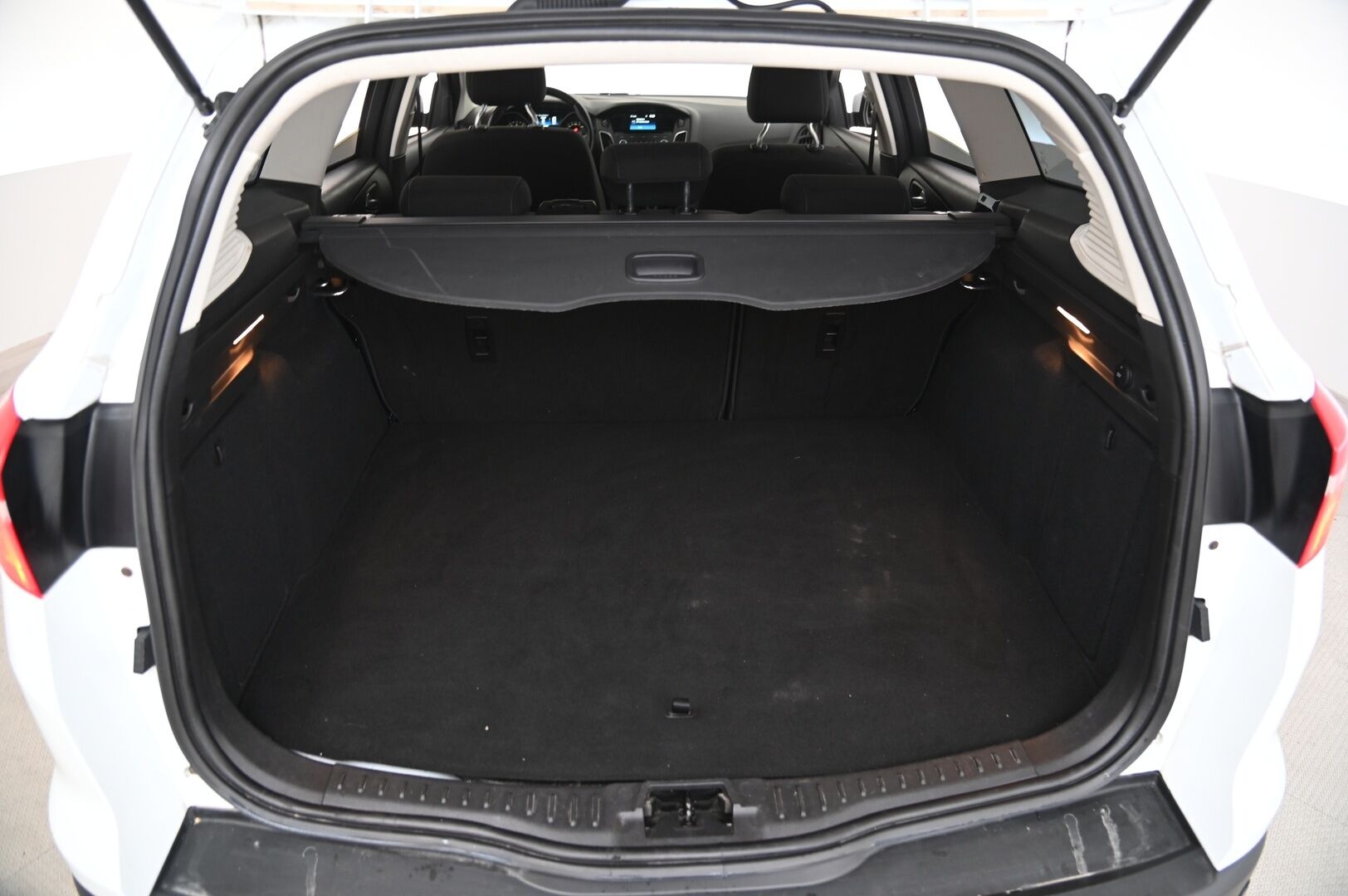 Ford Focus 2016 1,0 EcoBoost 125 hv Start/Stop A6 Trend Wagon - Jakopää Juuri tehty! | Vakkari | Lohko | BT | 2x renkaat&vanteet