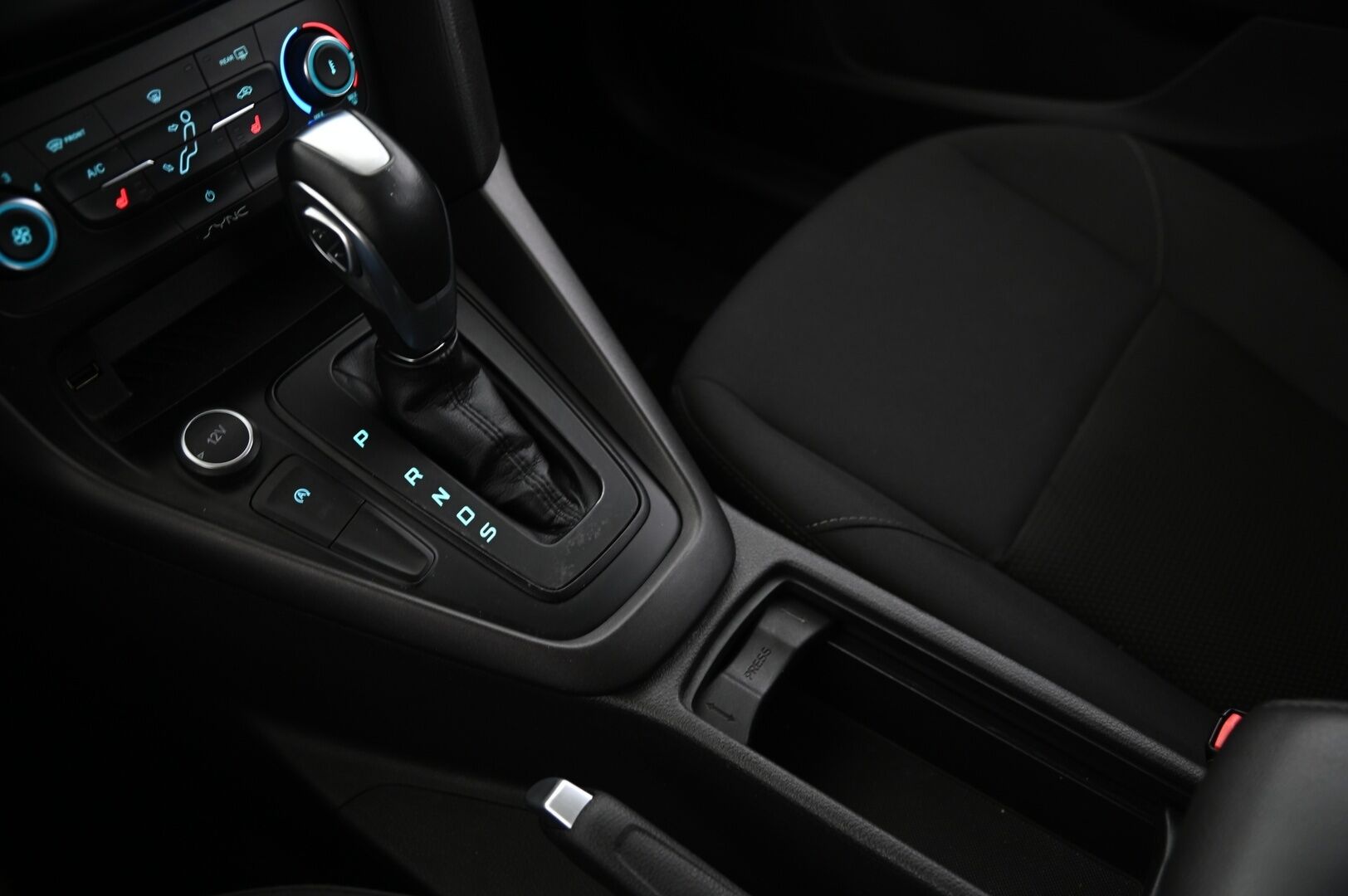 Ford Focus 2016 1,0 EcoBoost 125 hv Start/Stop A6 Trend Wagon - Jakopää Juuri tehty! | Vakkari | Lohko | BT | 2x renkaat&vanteet