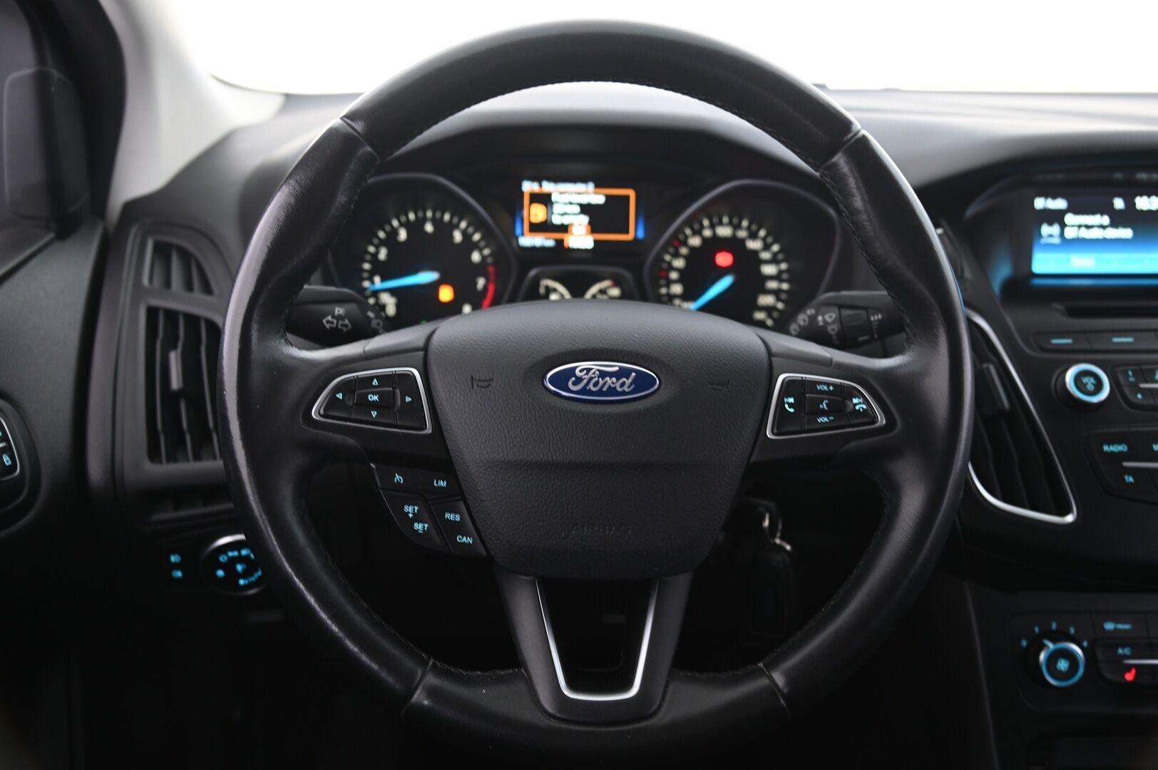 Ford Focus 2016 1,0 EcoBoost 125 hv Start/Stop A6 Trend Wagon - Jakopää Juuri tehty! | Vakkari | Lohko | BT | 2x renkaat&vanteet