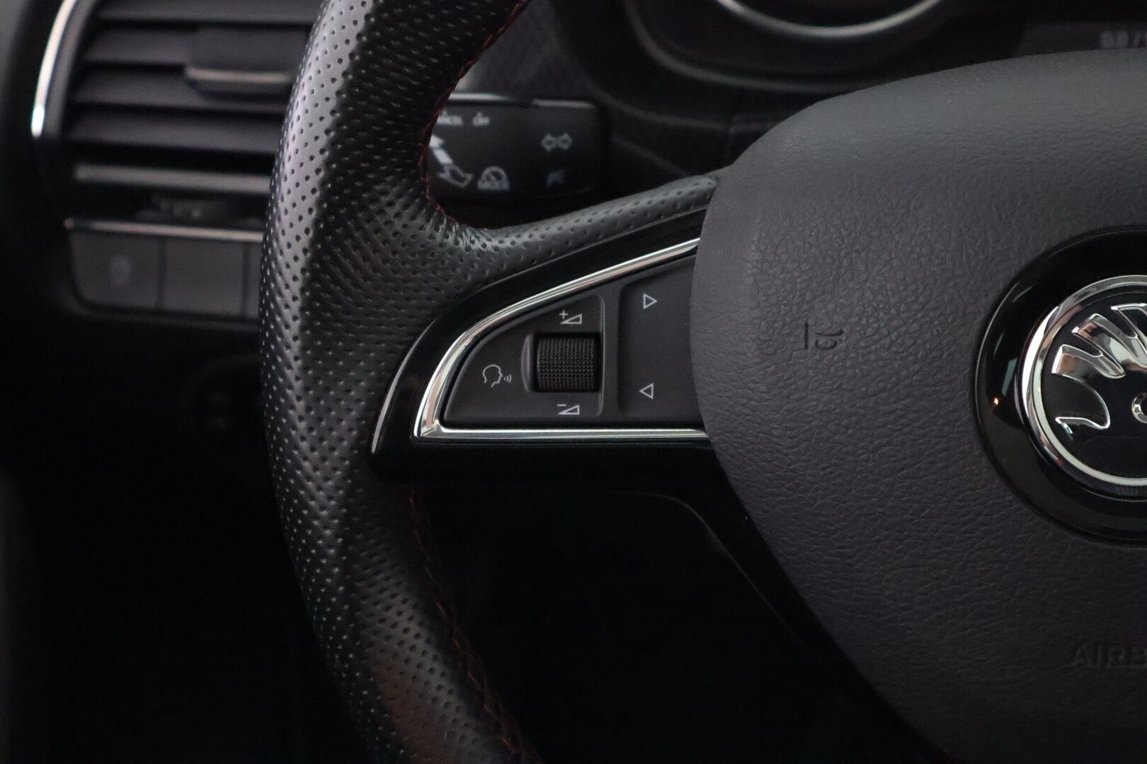Skoda Fabia 2016 1,2 TSI 90 Monte Carlo - Suomiauto / Lasikatto / Vakkari / Keyless / P-tutka / 2x hyvät renkaat / Juuri saapunut Tampereelle!