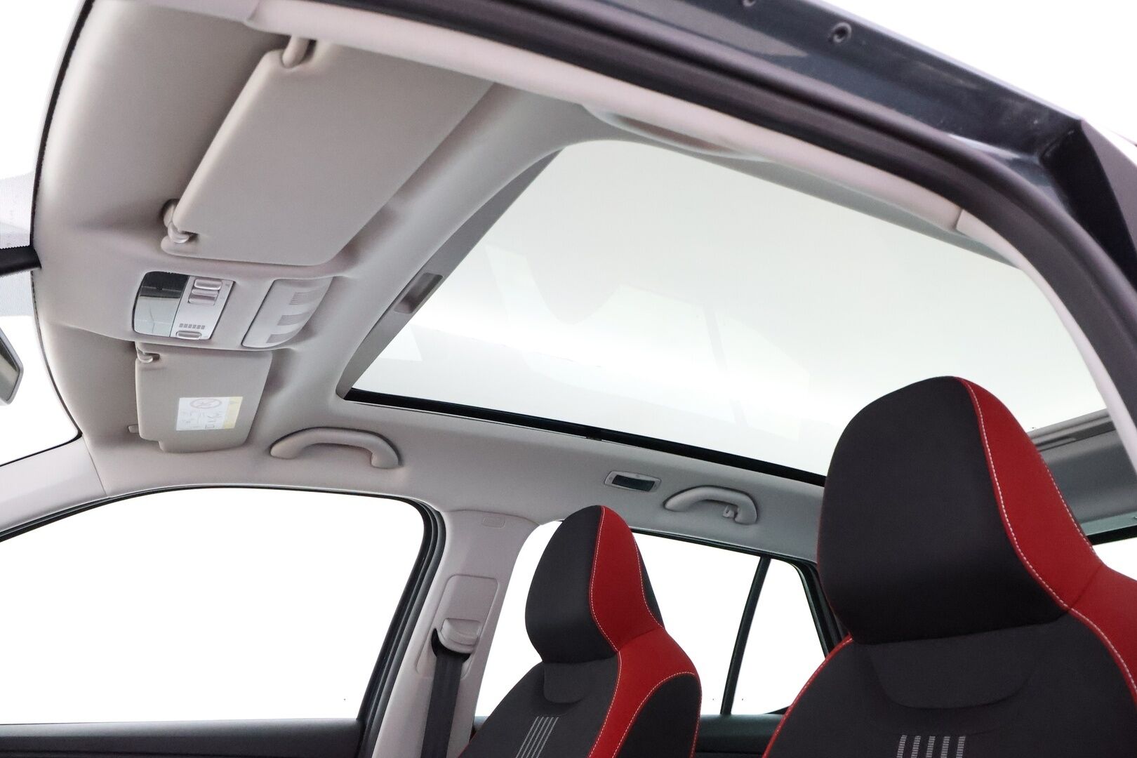 Skoda Fabia 2016 1,2 TSI 90 Monte Carlo - Suomiauto / Lasikatto / Vakkari / Keyless / P-tutka / 2x hyvät renkaat / Juuri saapunut Tampereelle!