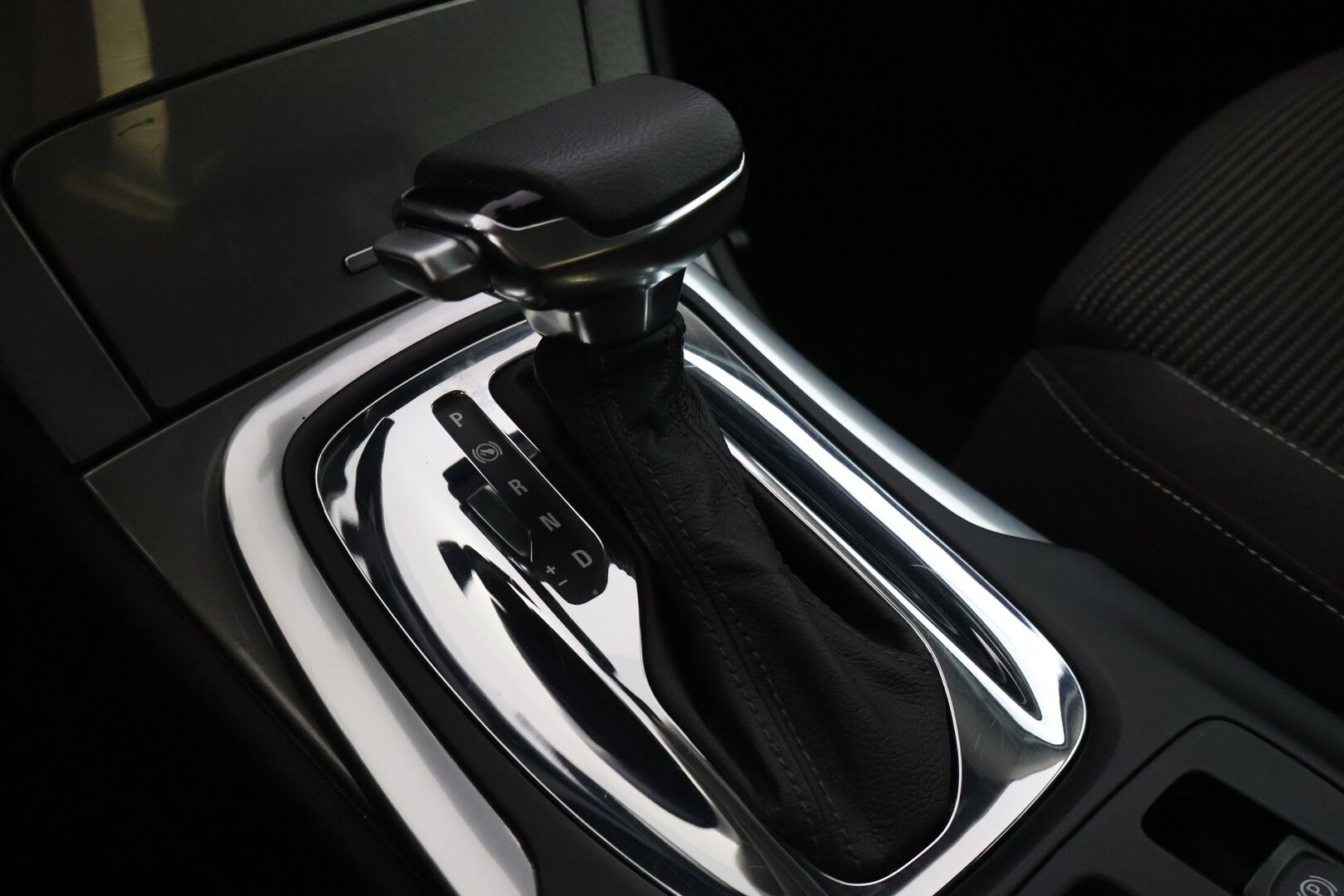 Opel Insignia 2016 5-ov Edition 1,6 Turbo 125kW AT6 - ACC | Suomi-auto | Tutkat | Webasto | Navi | Xenon | Ratinlämmitin |