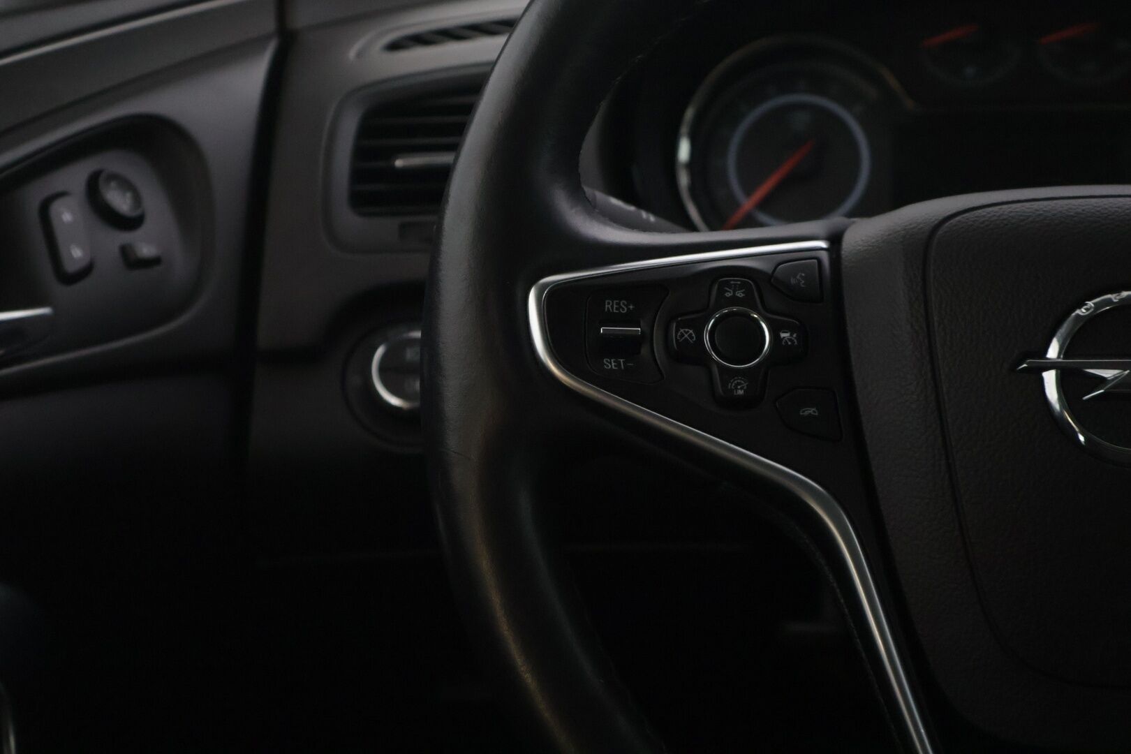 Opel Insignia 2016 5-ov Edition 1,6 Turbo 125kW AT6 - ACC | Suomi-auto | Tutkat | Webasto | Navi | Xenon | Ratinlämmitin |
