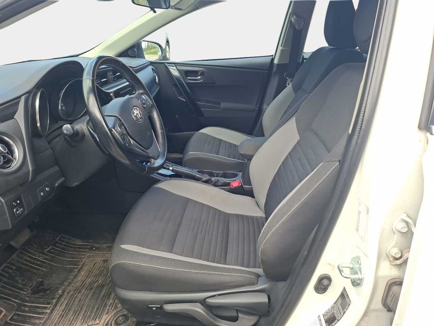Toyota Auris 2016 Touring Sports 1,2 T Active Multidrive S - | Suomi-auto | 2-OM | 2x renkaat | Tutkat | 2x avaimet