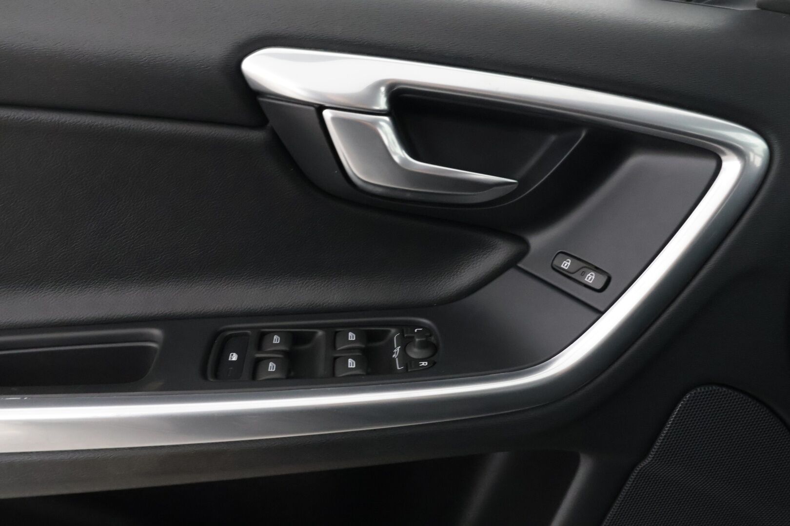Volvo S60 2016 D4 AWD Business aut - Vakkari | Koukku | Ei-Adblue järjestelmää | Suomi-auto | Vahva Nelikko |