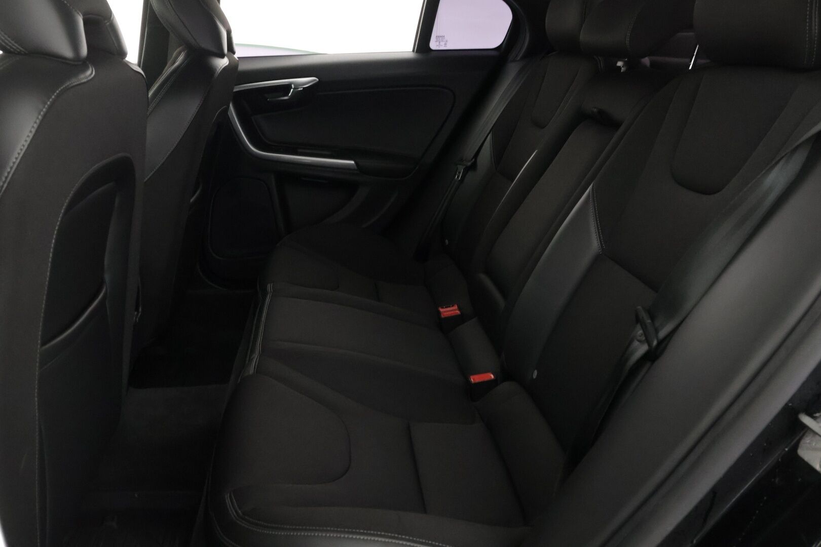 Volvo S60 2016 D4 AWD Business aut - Vakkari | Koukku | Ei-Adblue järjestelmää | Suomi-auto | Vahva Nelikko |