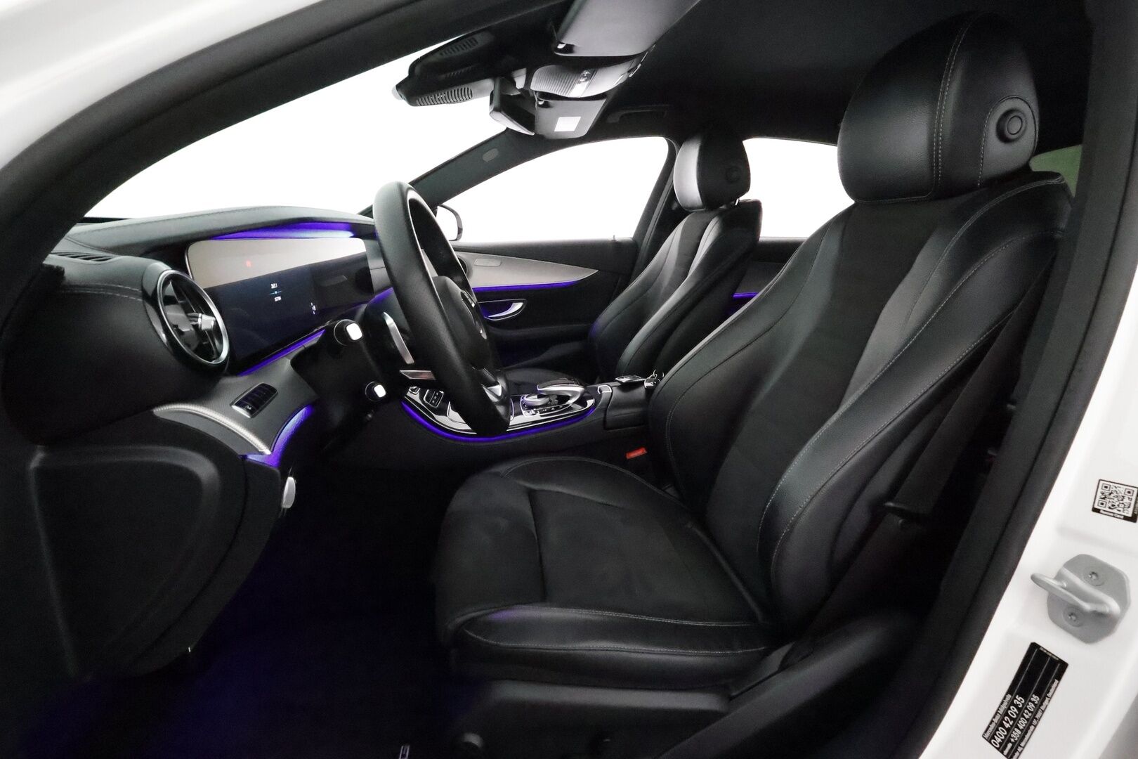 Mercedes-Benz E 2017 220 d A Premium Business AMG *Widescreen / HUD / 360° / BLIS / Vakkari / Multibeam / Sporttipenkit / LED / Navi* - Suomi-auto / Kahdet renkaat aluvanteilla 