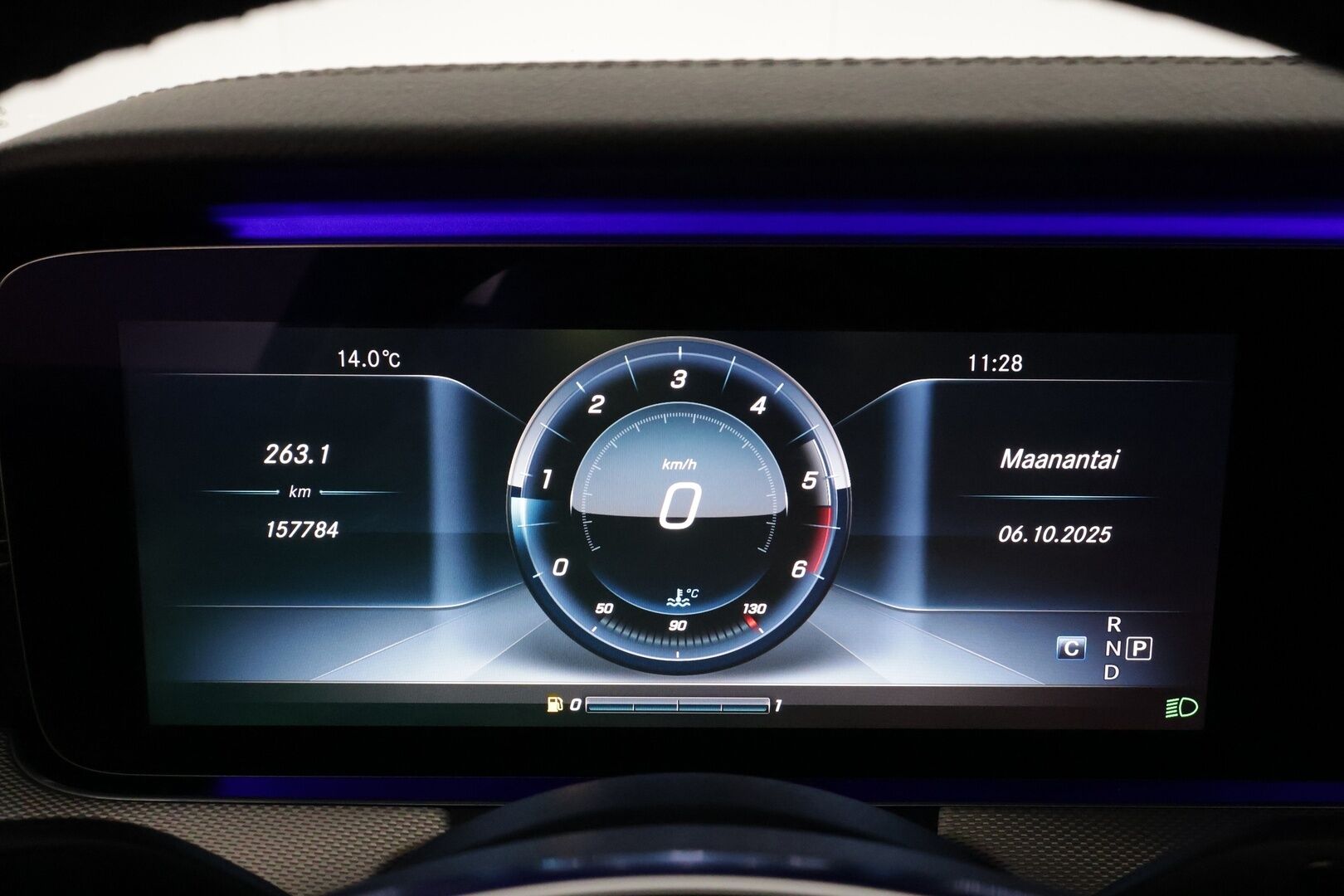Mercedes-Benz E 2017 220 d A Premium Business AMG *Widescreen / HUD / 360° / BLIS / Vakkari / Multibeam / Sporttipenkit / LED / Navi* - Suomi-auto / Kahdet renkaat aluvanteilla 