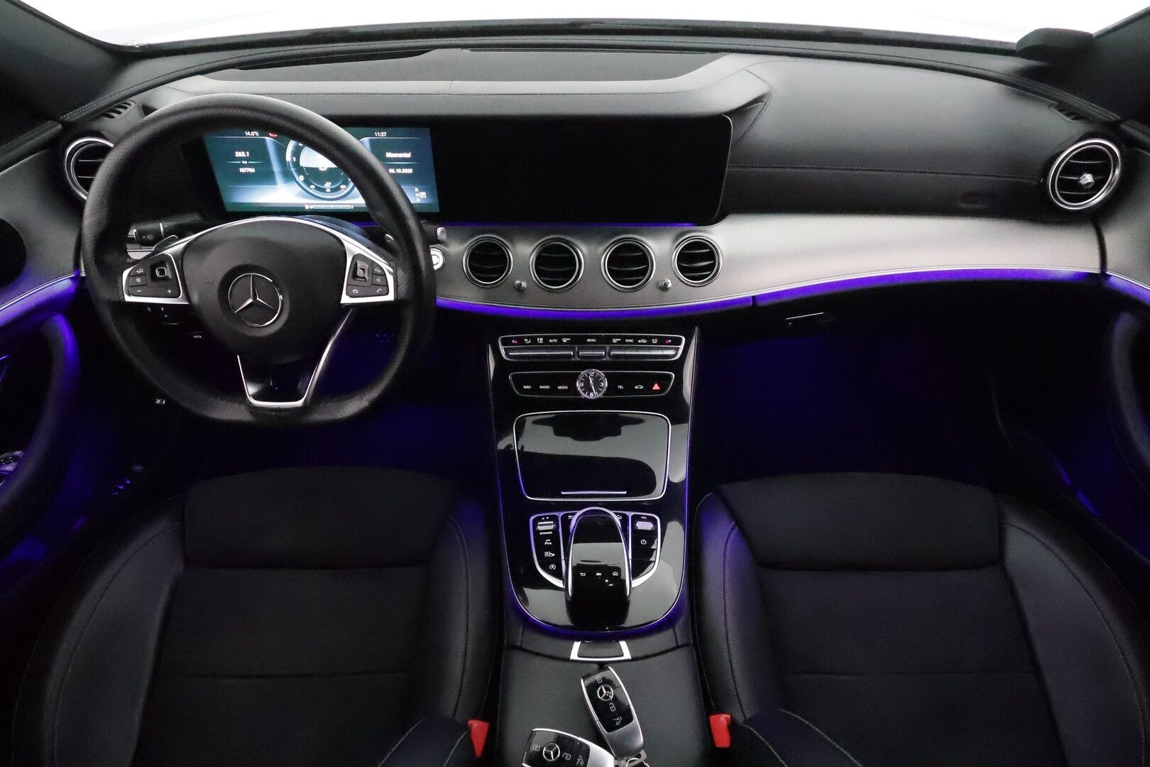 Mercedes-Benz E 2017 220 d A Premium Business AMG *Widescreen / HUD / 360° / BLIS / Vakkari / Multibeam / Sporttipenkit / LED / Navi* - Suomi-auto / Kahdet renkaat aluvanteilla 