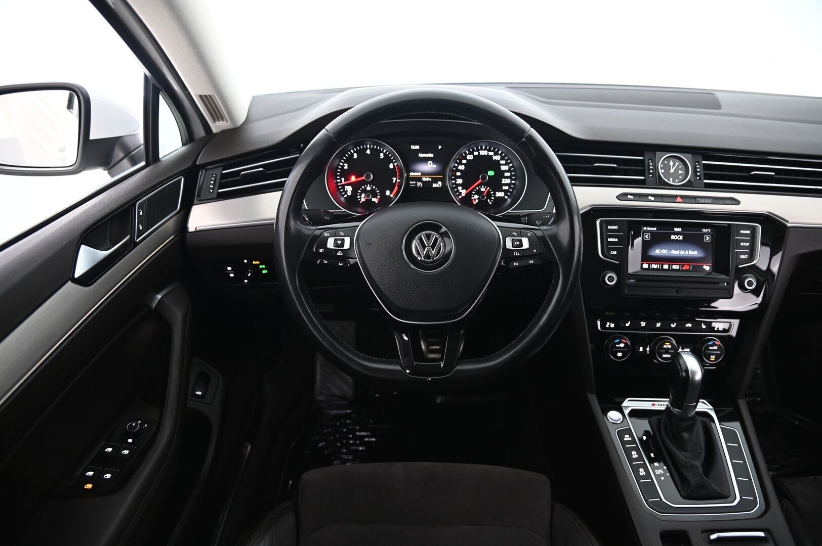 Volkswagen Passat 2016 Variant Highline 2,0 TSI 206 kW (280 hv) 4MOTION DSG *Webasto / Adapt. Vakkari / Koukku / Nahka-alcantra / Vetokoukku* - Juuri Katsastettu! / Led-ajovalot / Ergo-Comfort*
