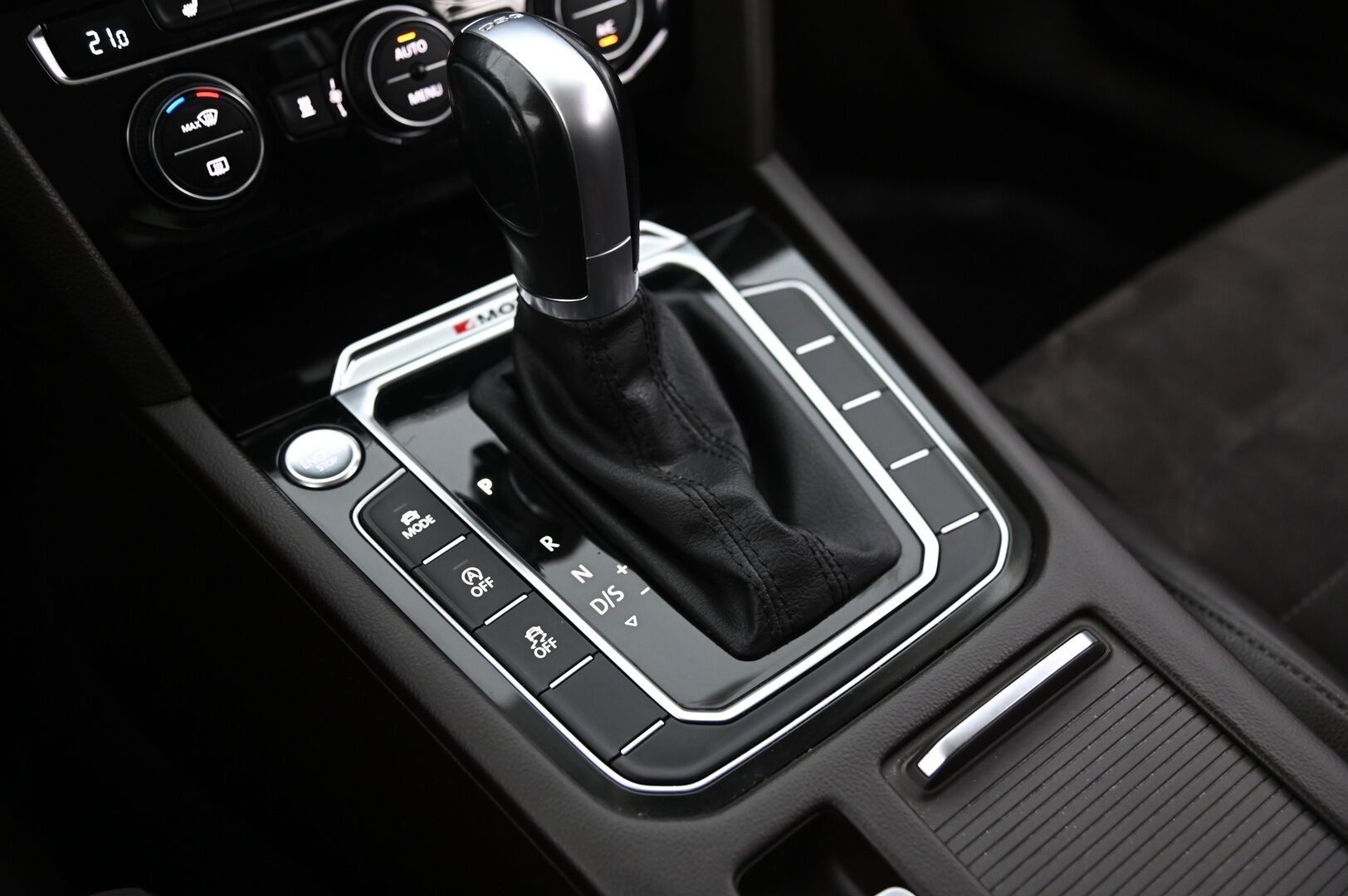 Volkswagen Passat 2016 Variant Highline 2,0 TSI 206 kW (280 hv) 4MOTION DSG *Webasto / Adapt. Vakkari / Koukku / Nahka-alcantra / Vetokoukku* - Juuri Katsastettu! / Led-ajovalot / Ergo-Comfort*