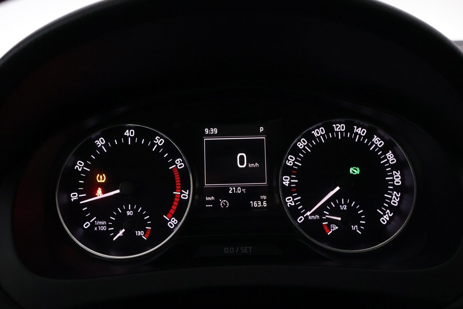 Skoda Rapid 2017 Spaceback 1,2 TSI 90 Style DSG Autom. - | Panorama | Keyless Go | Vetokoukku | Xenon | Vakkari | Lohko+sis.p | Front assist | Apple&Android auto |  P.tutkat |