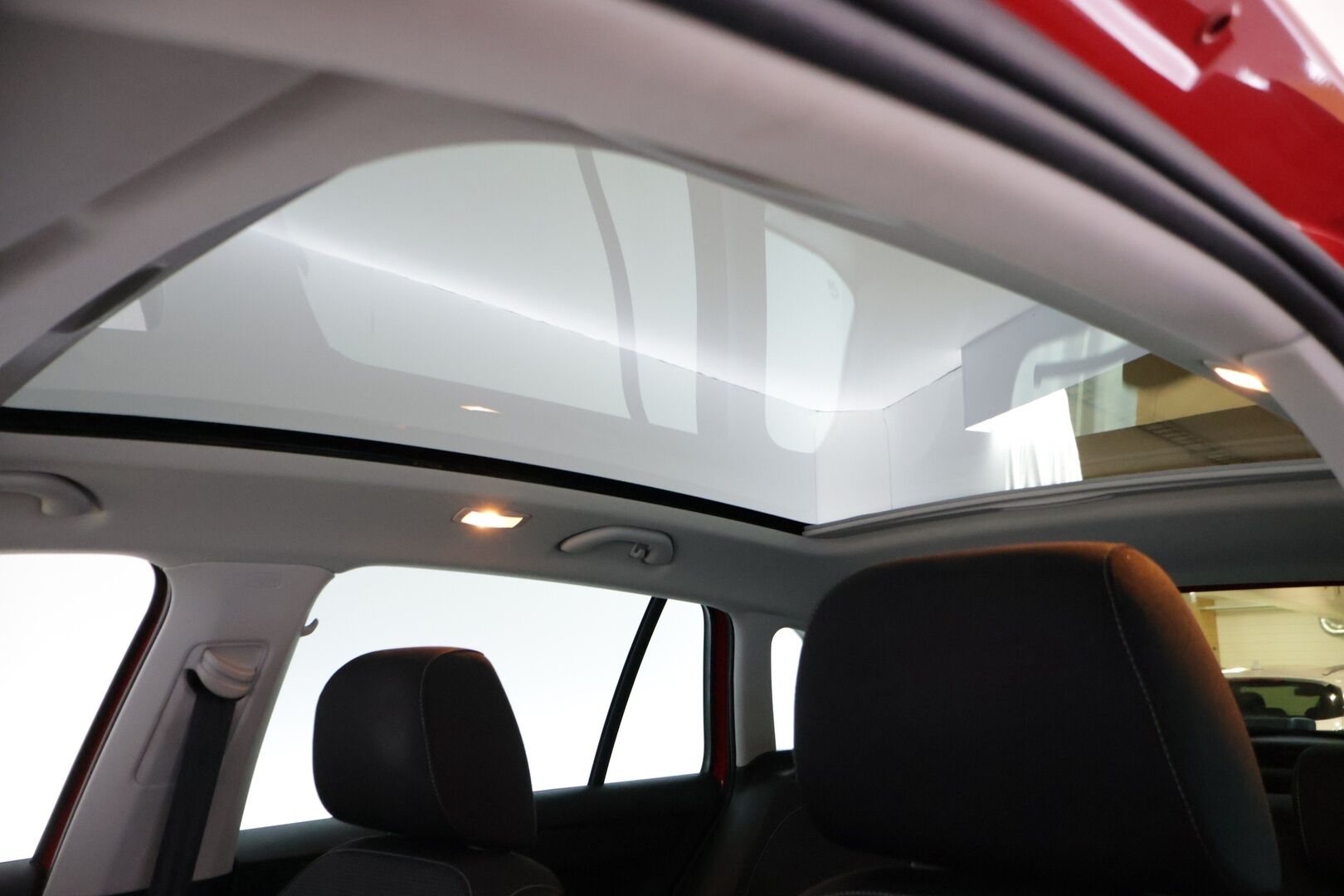Skoda Rapid 2017 Spaceback 1,2 TSI 90 Style DSG Autom. - | Panorama | Keyless Go | Vetokoukku | Xenon | Vakkari | Lohko+sis.p | Front assist | Apple&Android auto |  P.tutkat |
