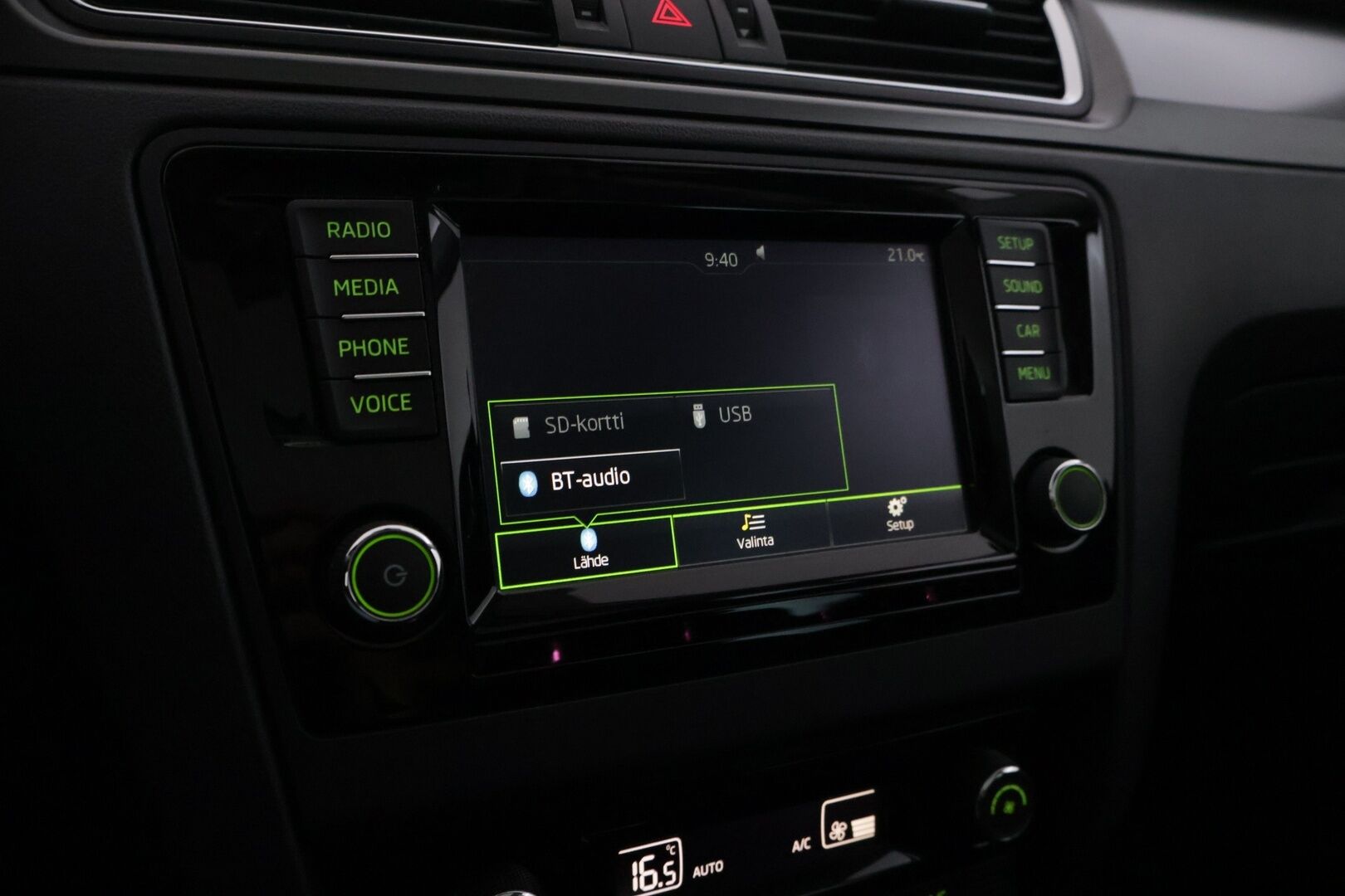 Skoda Rapid 2017 Spaceback 1,2 TSI 90 Style DSG Autom. - | Panorama | Keyless Go | Vetokoukku | Xenon | Vakkari | Lohko+sis.p | Front assist | Apple&Android auto |  P.tutkat |
