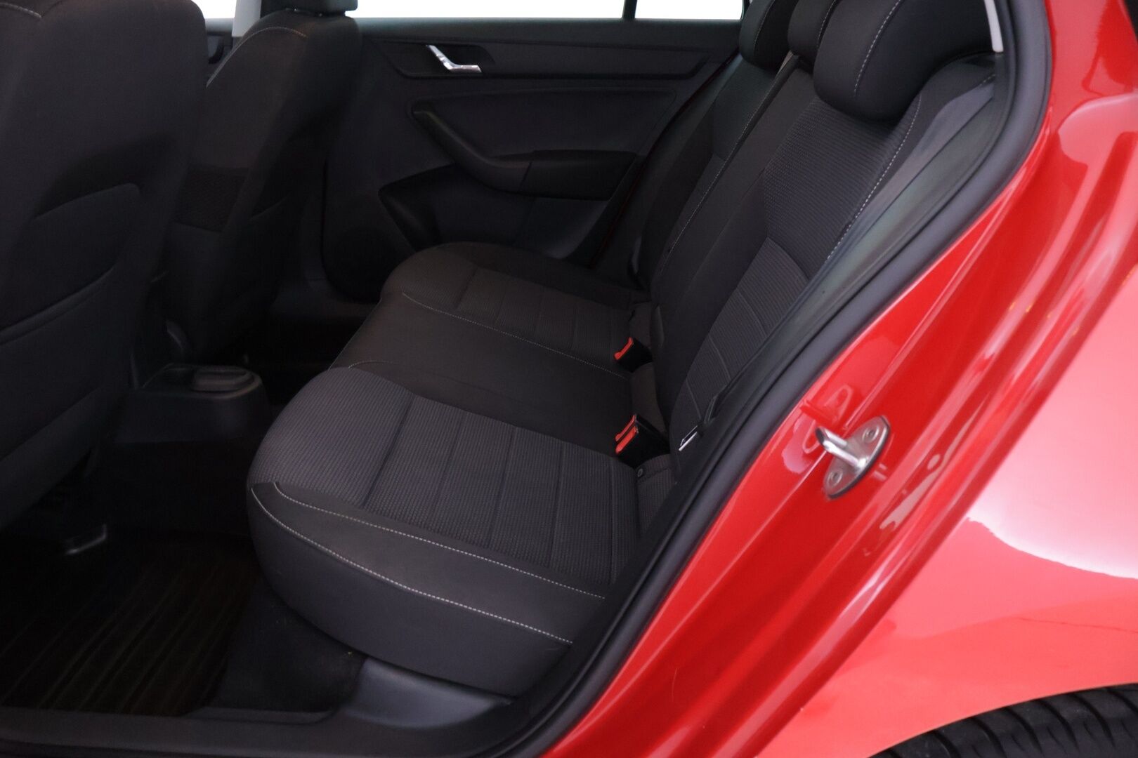 Skoda Rapid 2017 Spaceback 1,2 TSI 90 Style DSG Autom. - | Panorama | Keyless Go | Vetokoukku | Xenon | Vakkari | Lohko+sis.p | Front assist | Apple&Android auto |  P.tutkat |