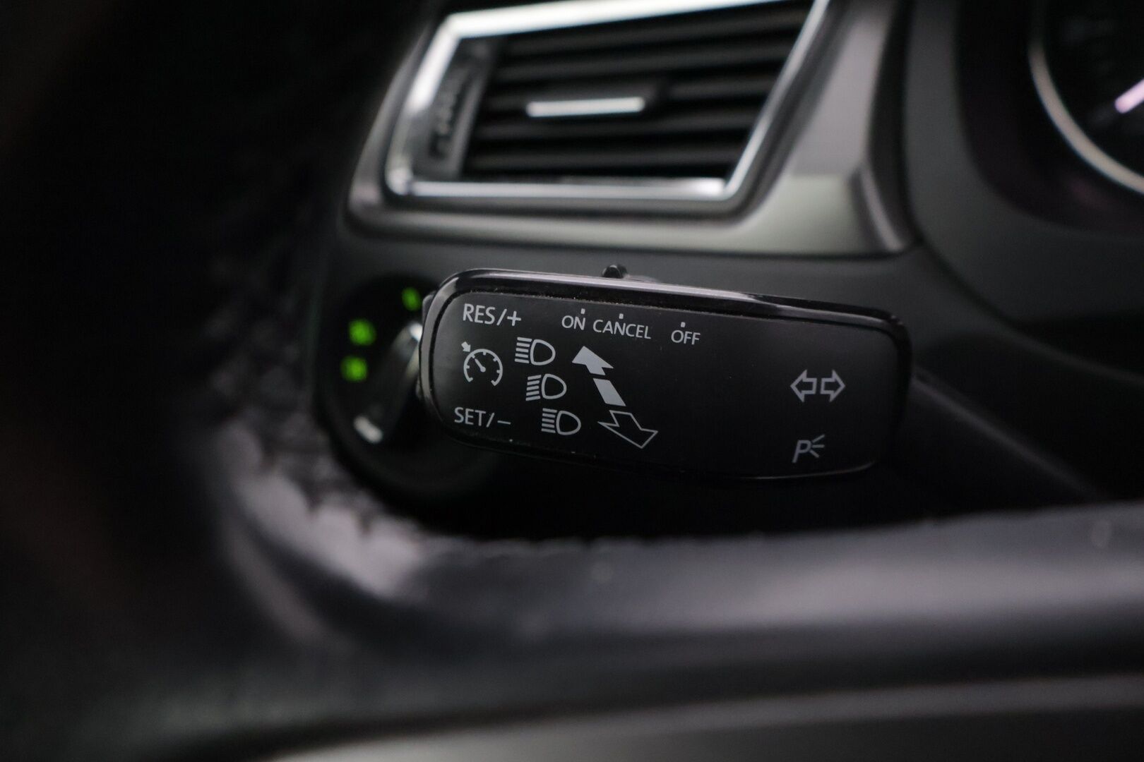 Skoda Rapid 2017 Spaceback 1,2 TSI 90 Style DSG Autom. - | Panorama | Keyless Go | Vetokoukku | Xenon | Vakkari | Lohko+sis.p | Front assist | Apple&Android auto |  P.tutkat |