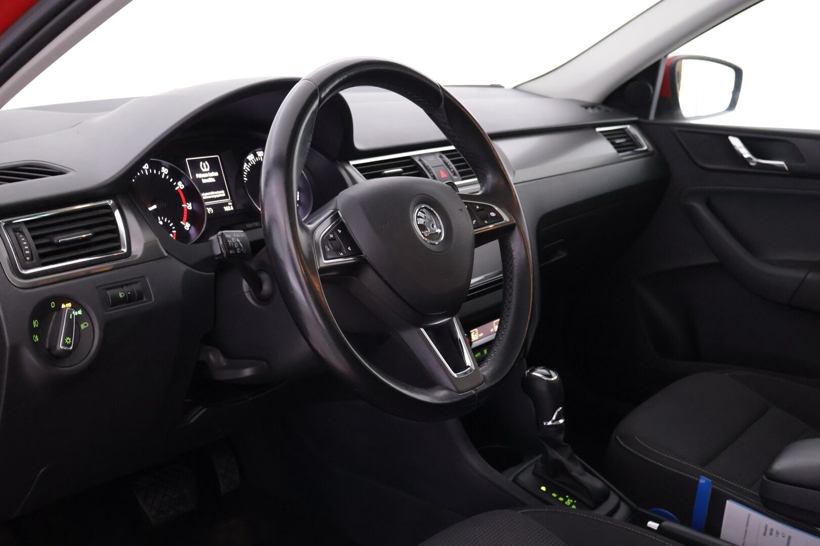 Skoda Rapid 2017 Spaceback 1,2 TSI 90 Style DSG Autom. - | Panorama | Keyless Go | Vetokoukku | Xenon | Vakkari | Lohko+sis.p | Front assist | Apple&Android auto |  P.tutkat |