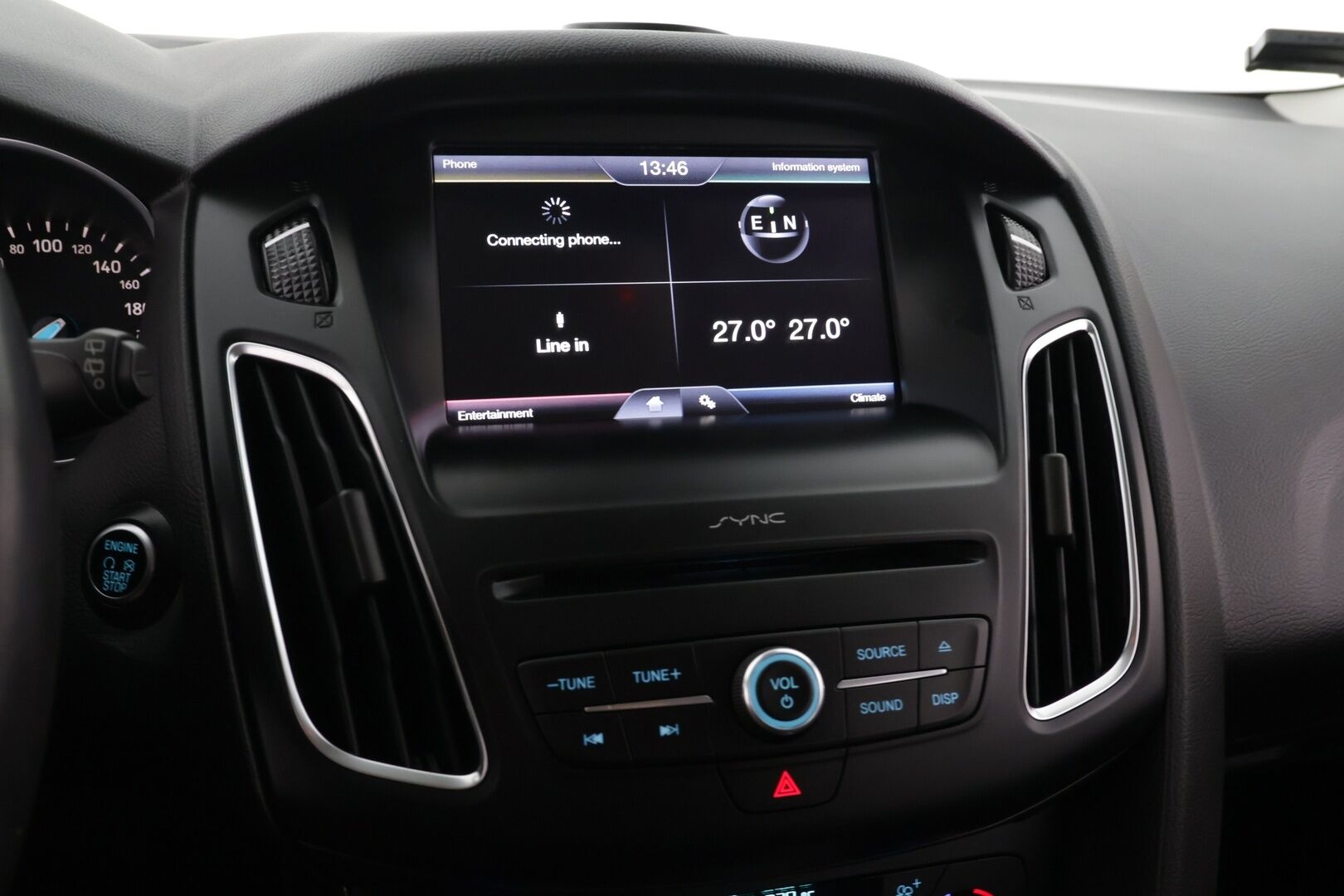 Ford Focus 2016 1,0 EcoBoost 125 hv Start/Stop A6 Titanium Wagon / Tutkat / Vakkari / BLIS / Bluetooth - 2x vanteet / Erittäin hyväkuntoiset renkaat / Suomi-auto