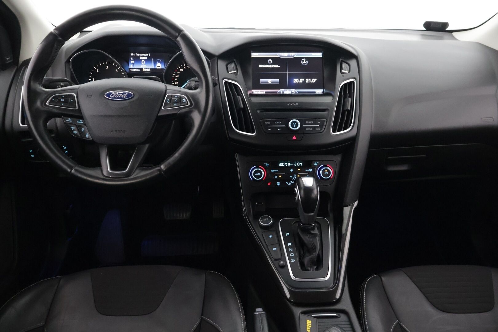 Ford Focus 2016 2,0 TDCi 150 hv PowerShift A6 Titanium** Kamera / Adapt. Vakkari / Koukku / Puolinahat** - Juuri huollettu! Kahdet renkaat! Sähköpenkit!